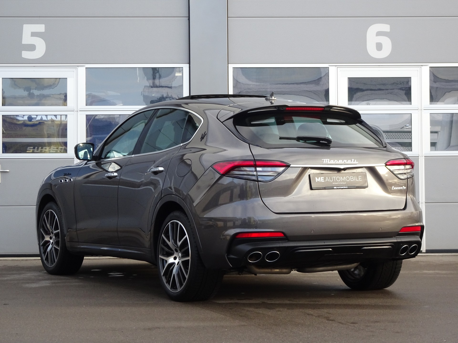 MASERATI Levante 3.0 V6 Modena Automatica-image-2