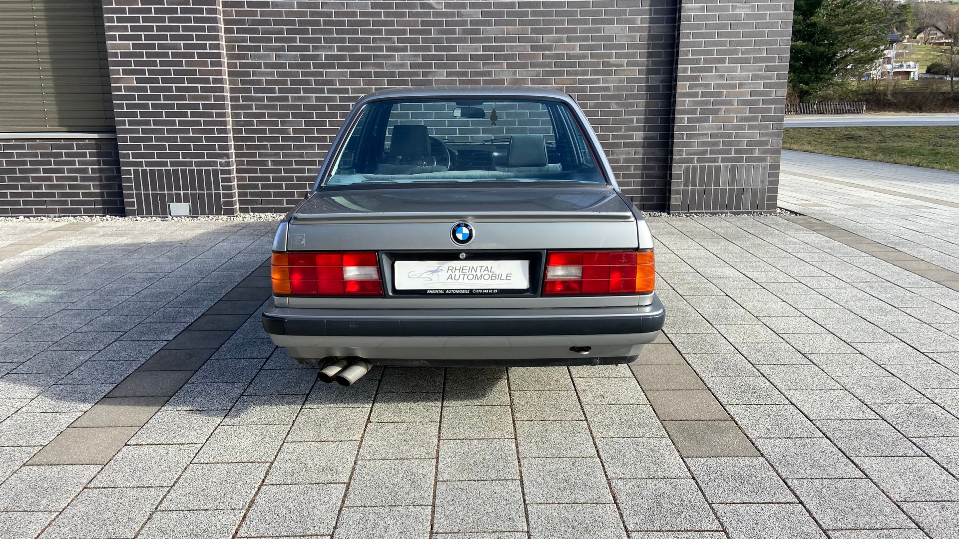 BMW 325iX-image-6