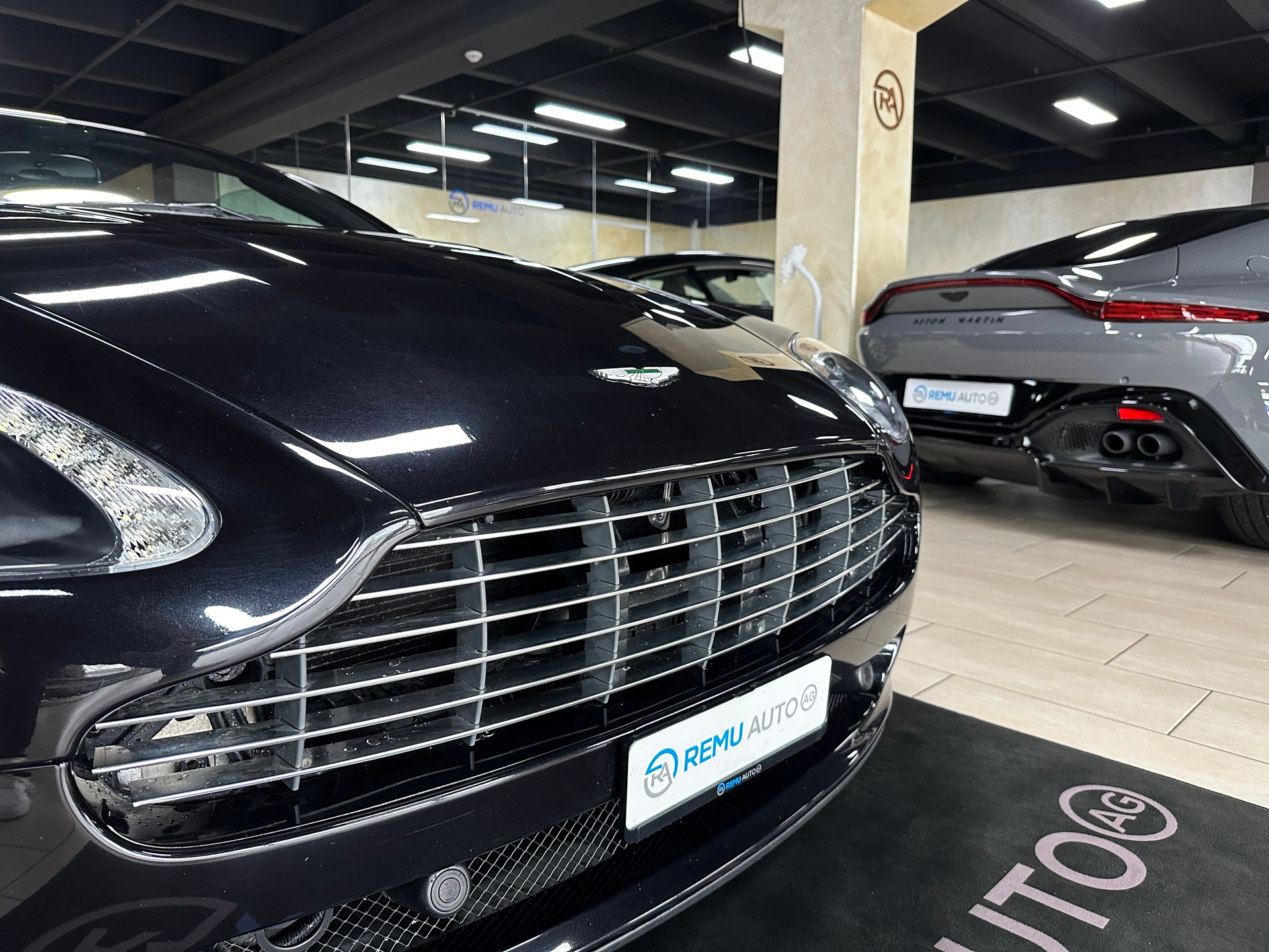 ASTON MARTIN V8 Vantage 4.7 Sportshift-image-5