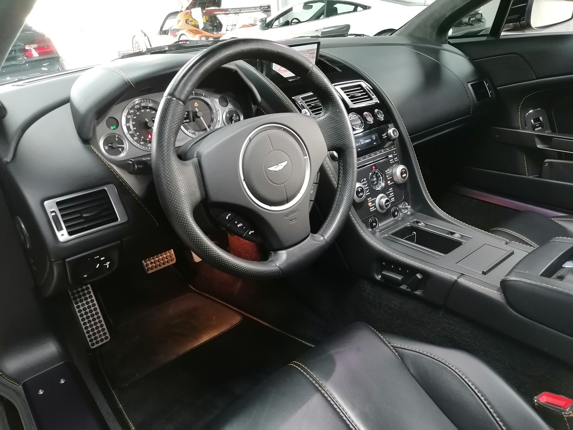 ASTON MARTIN V8 Vantage 4.7 Sportshift-image-17