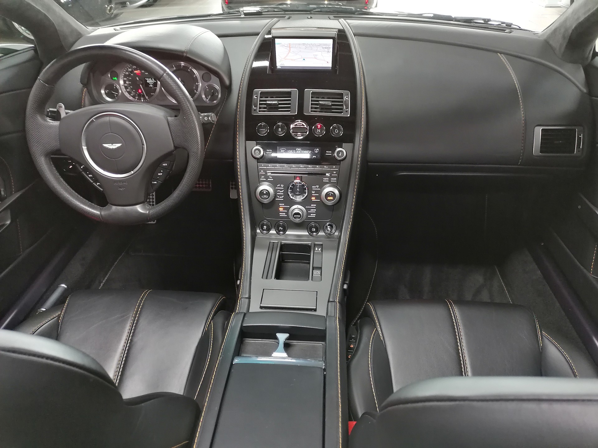 ASTON MARTIN V8 Vantage 4.7 Sportshift-image-19