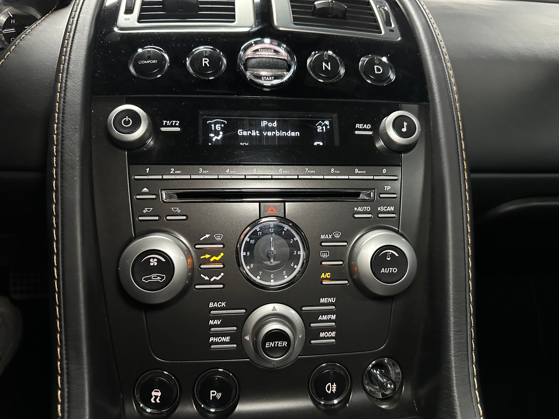 ASTON MARTIN V8 Vantage 4.7 Sportshift-image-15