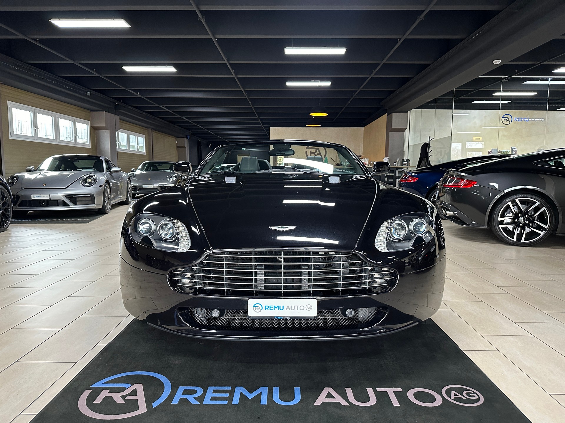 ASTON MARTIN V8 Vantage 4.7 Sportshift-image-4