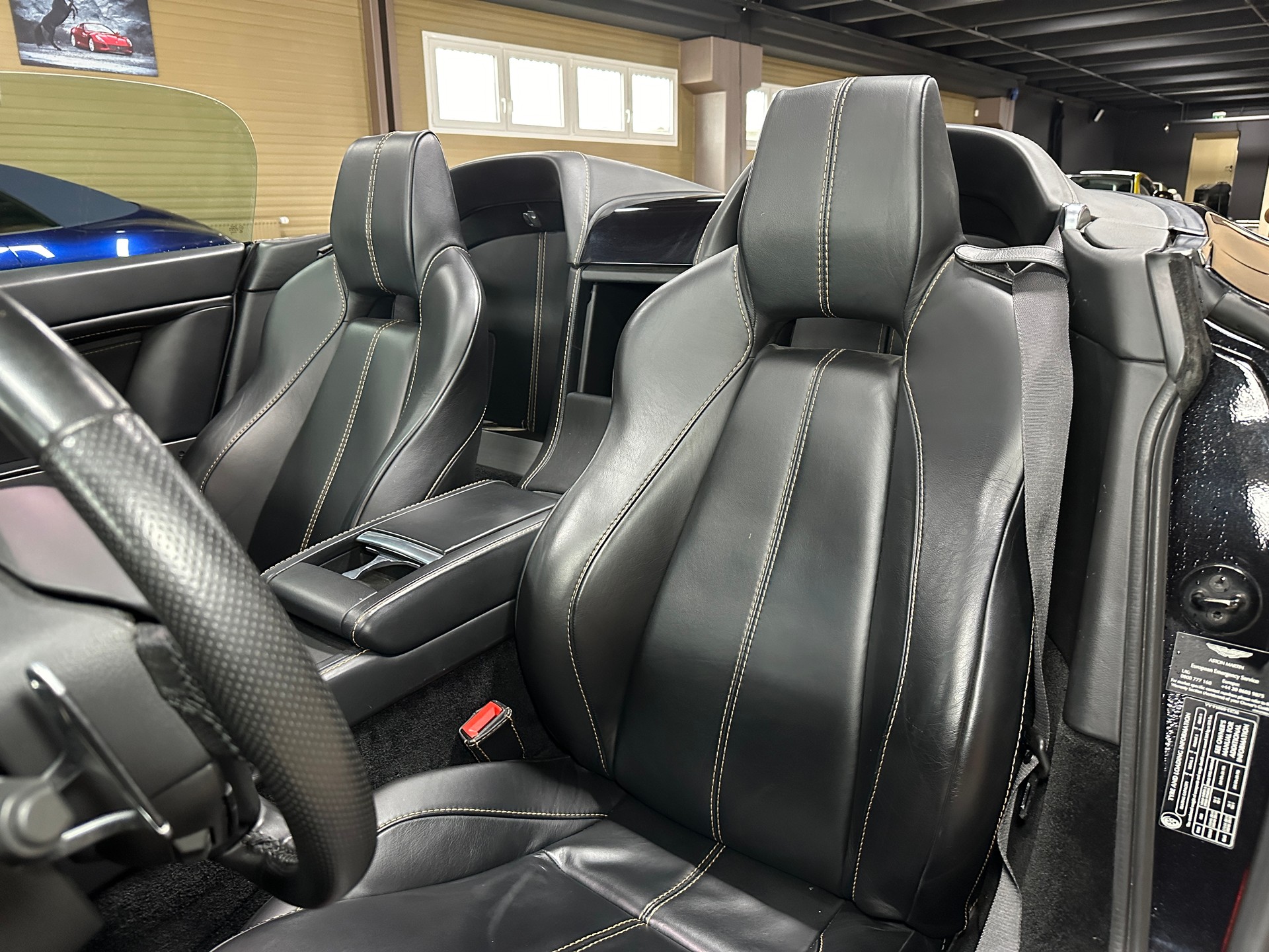 ASTON MARTIN V8 Vantage 4.7 Sportshift-image-12