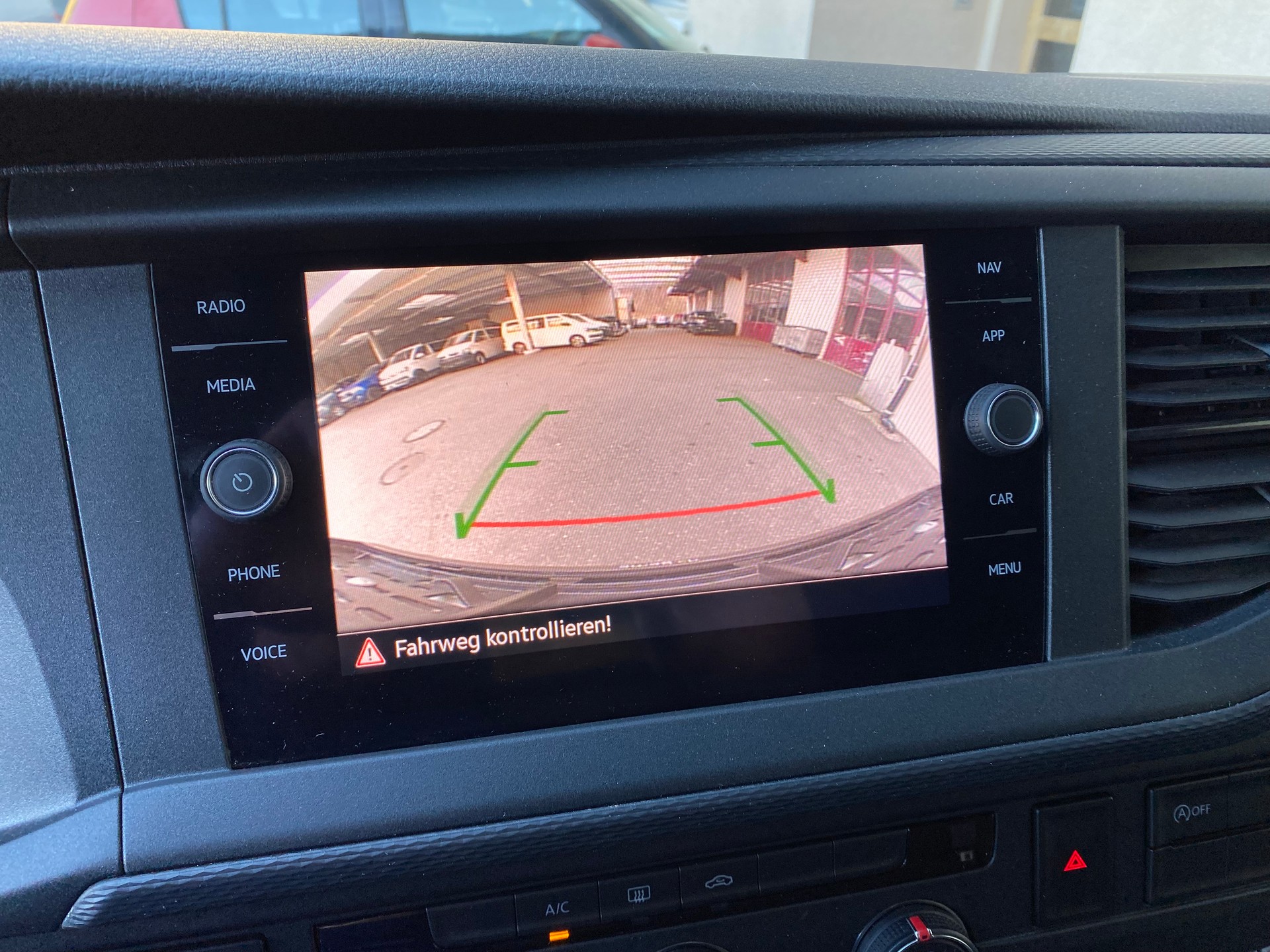 VW T6.1 2.0 TDI 4Motion-image-5