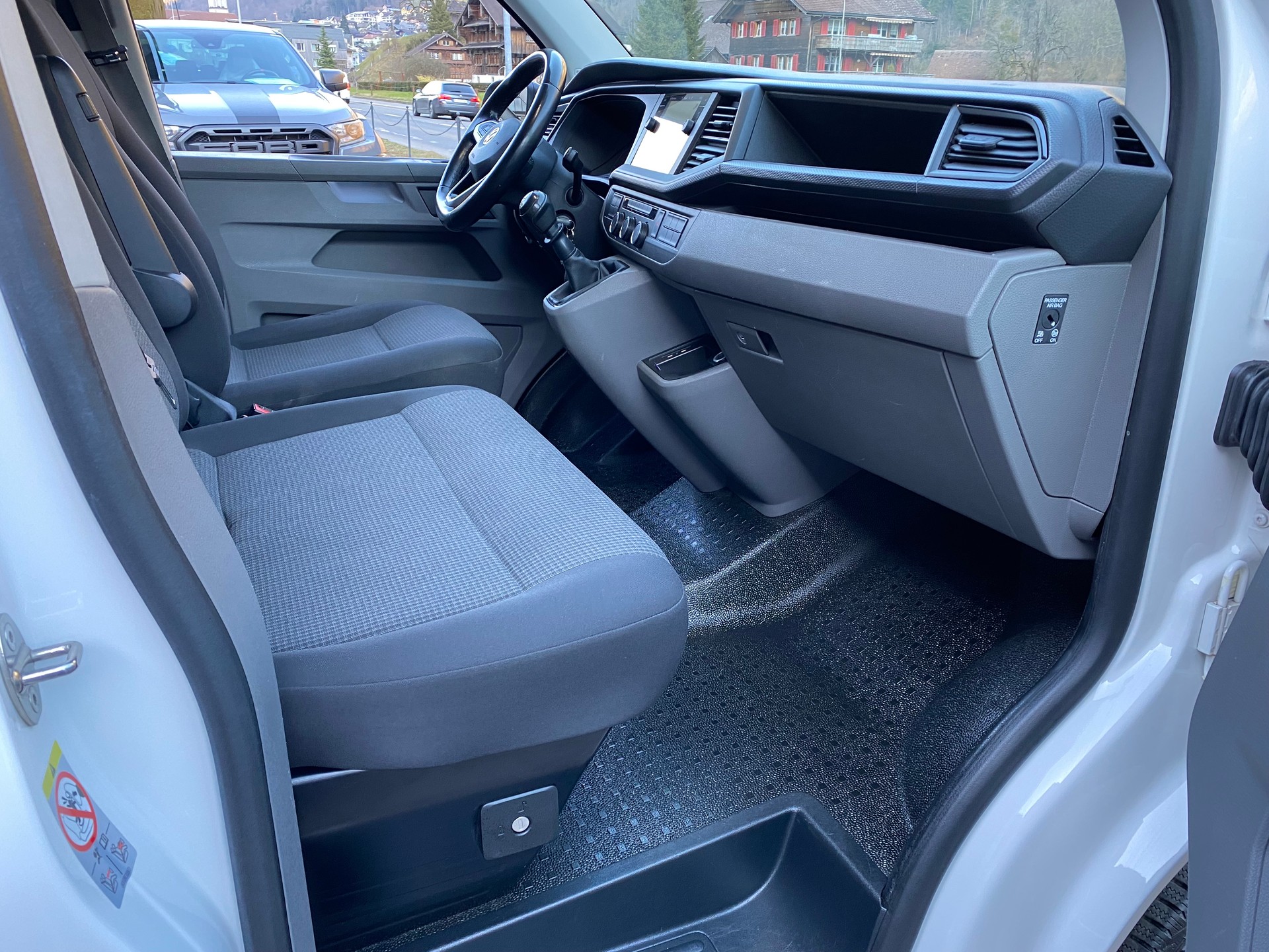 VW T6.1 2.0 TDI 4Motion-image-6