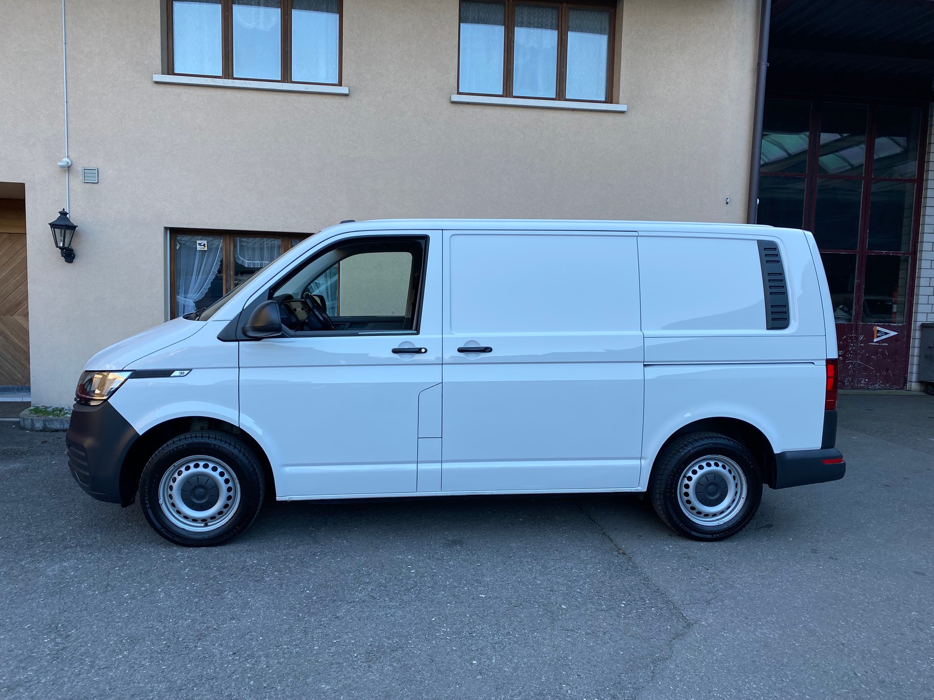 VW T6.1 2.0 TDI 4Motion-image-9
