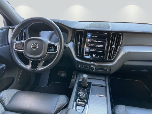 VOLVO XC60 T8 eAWD R-Design-image-4