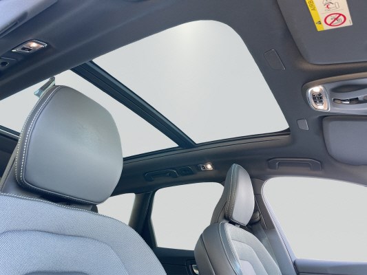 VOLVO XC60 T8 eAWD R-Design-image-7