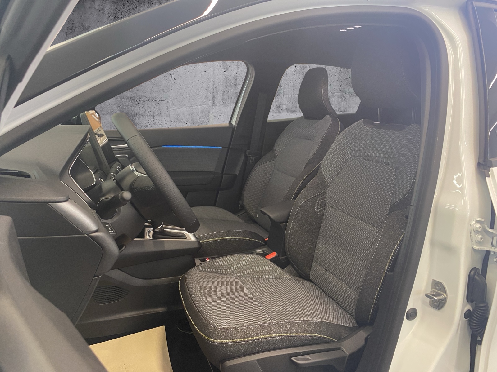 RENAULT Captur 1.6 E-Tech Techno-image-3