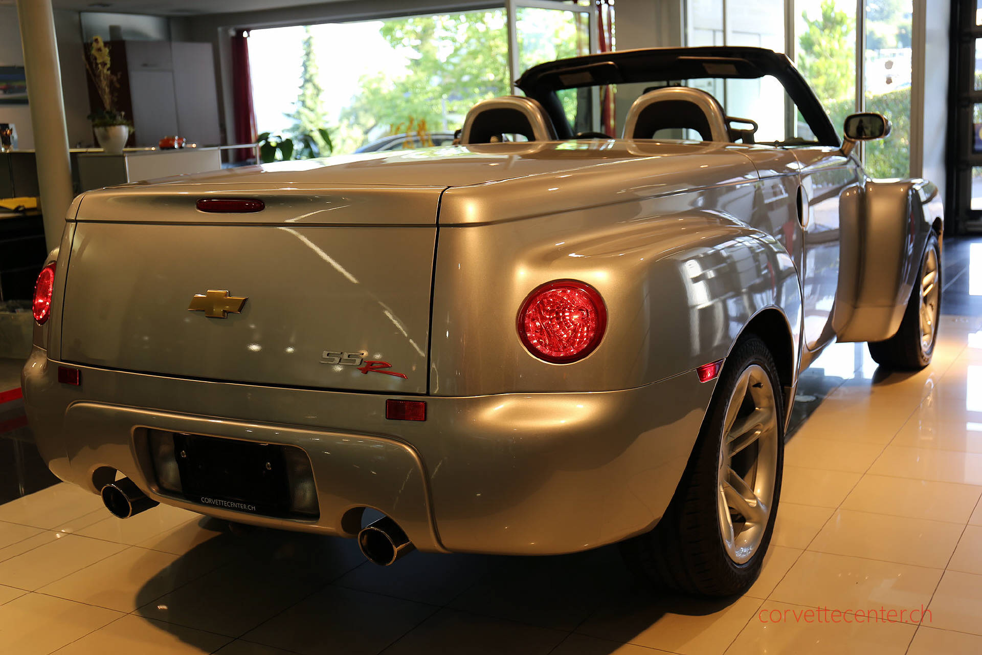 CHEVROLET SSR 6.0 LS2-image-6