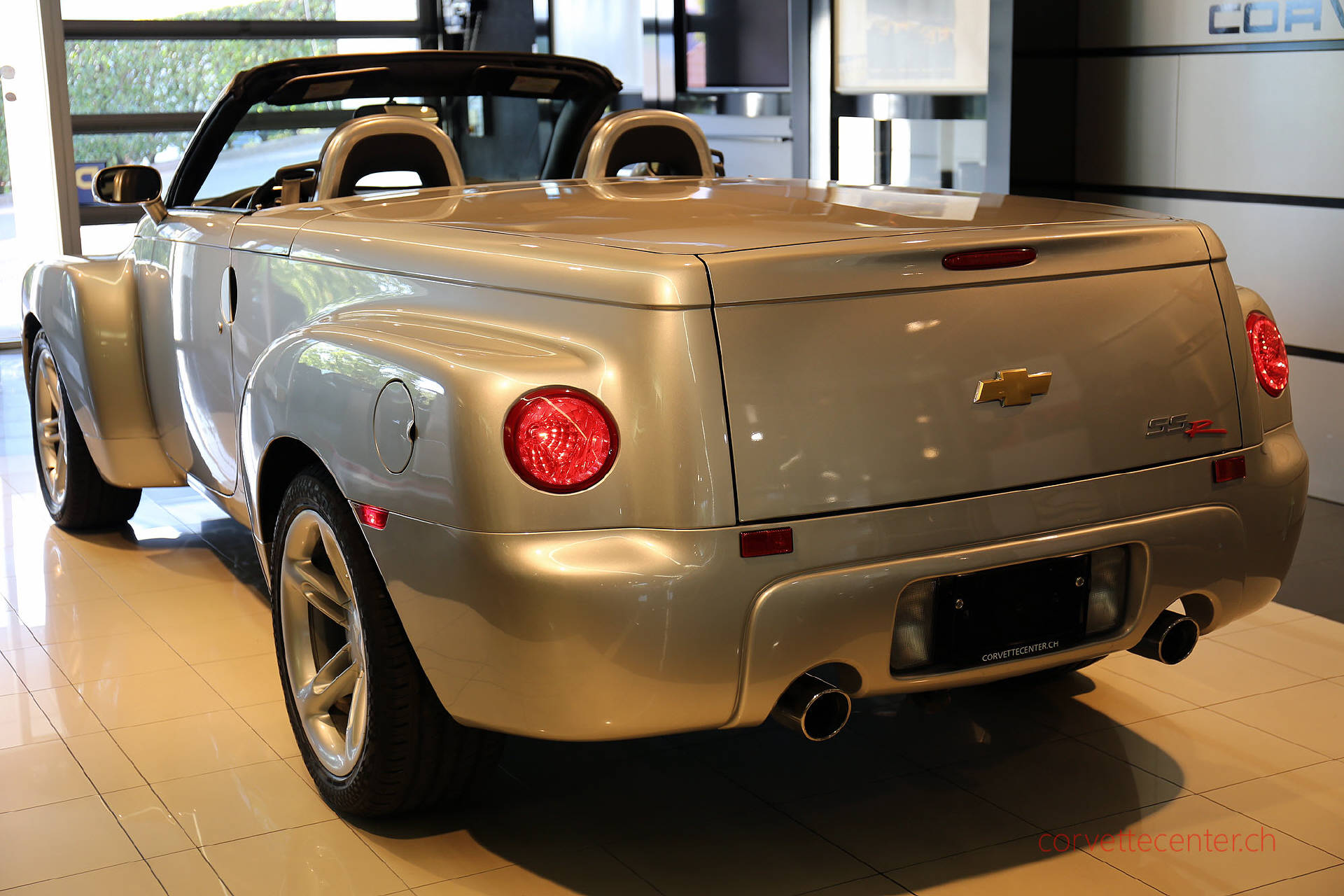 CHEVROLET SSR 6.0 LS2-image-4