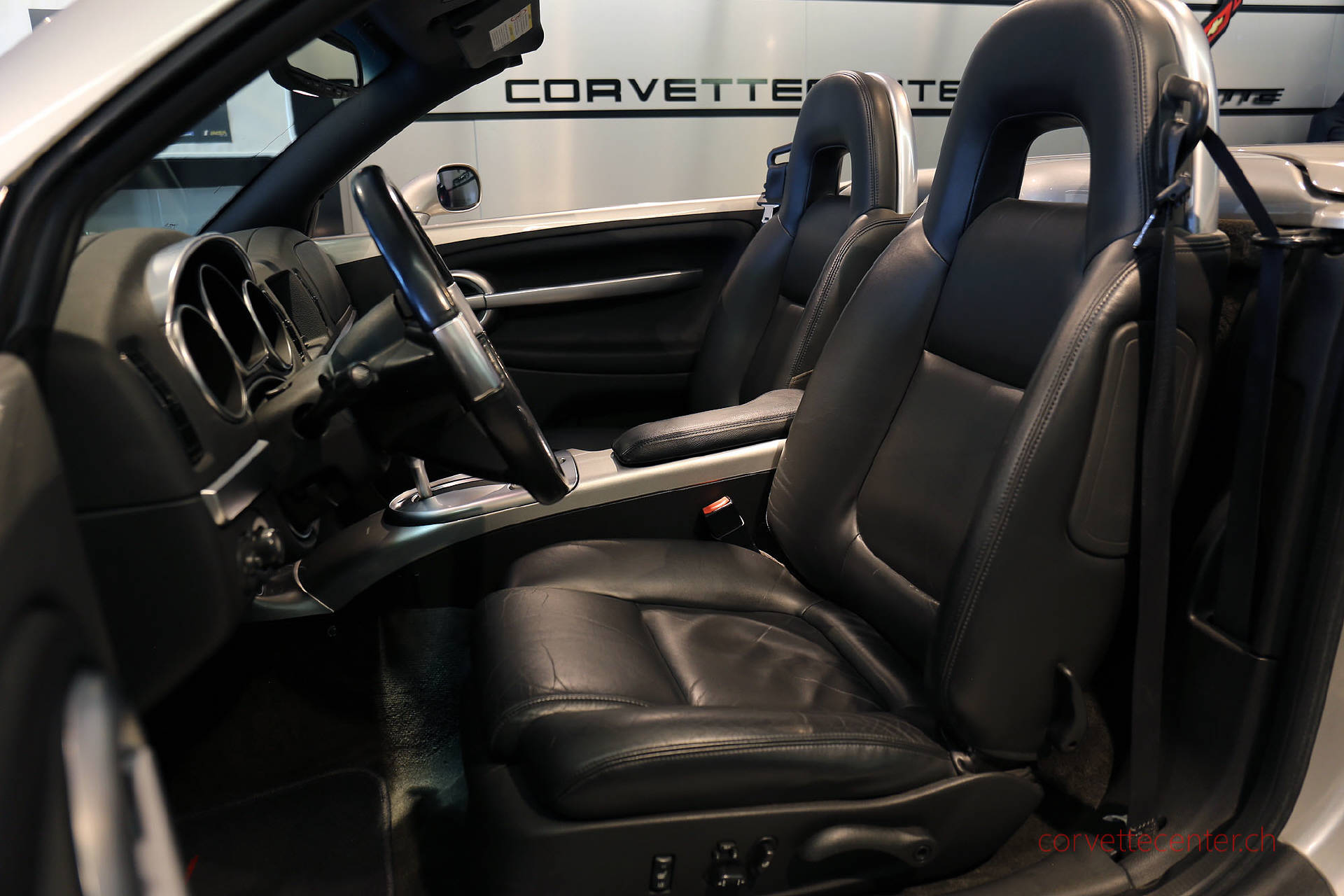 CHEVROLET SSR 6.0 LS2-image-12
