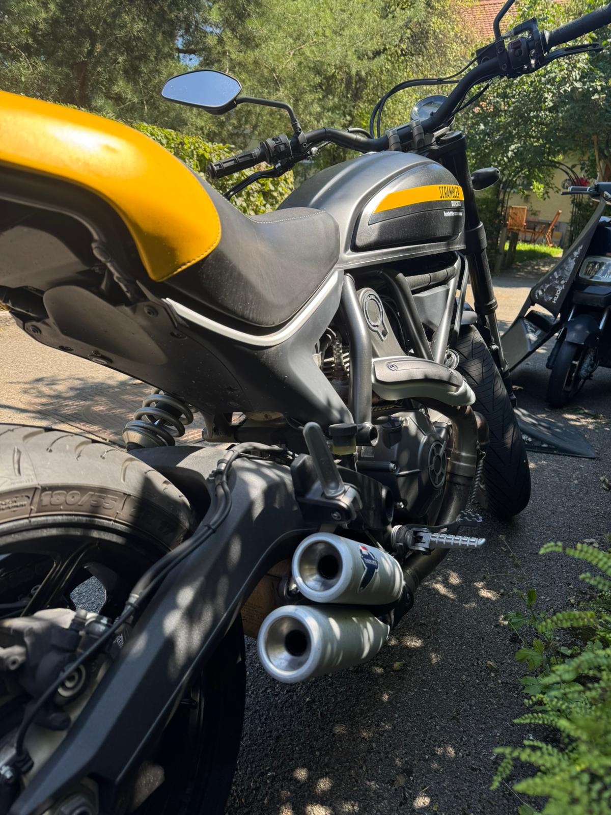 DUCATI SCRAMBLER 800-image-2