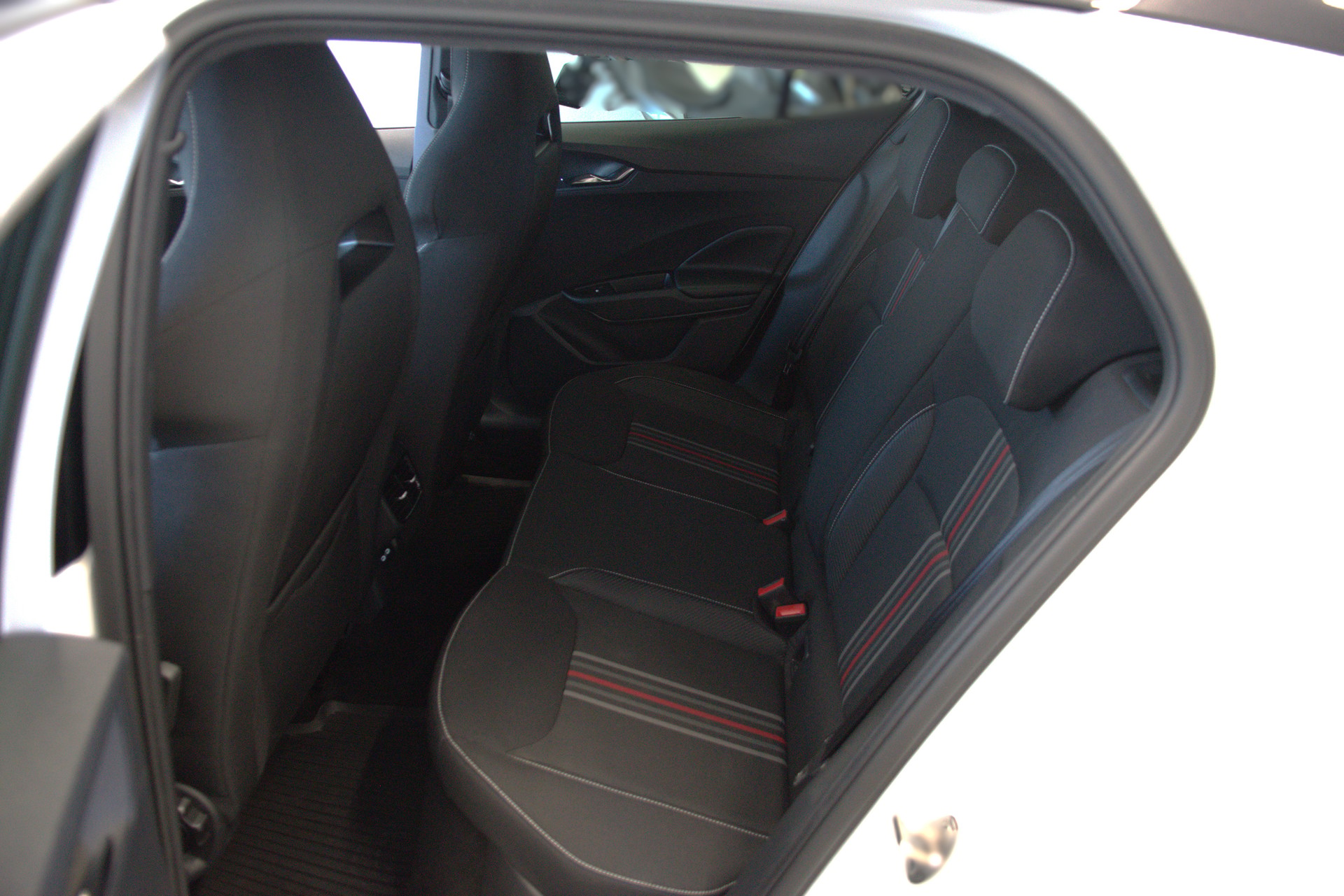 SKODA Fabia 1.0 TSI Monte Carlo DSG-image-9