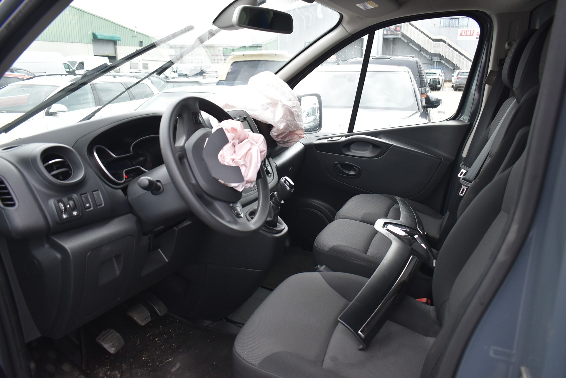 RENAULT Trafic 2.0 Energy dCi 120 3.0t Access L1H1-image-2