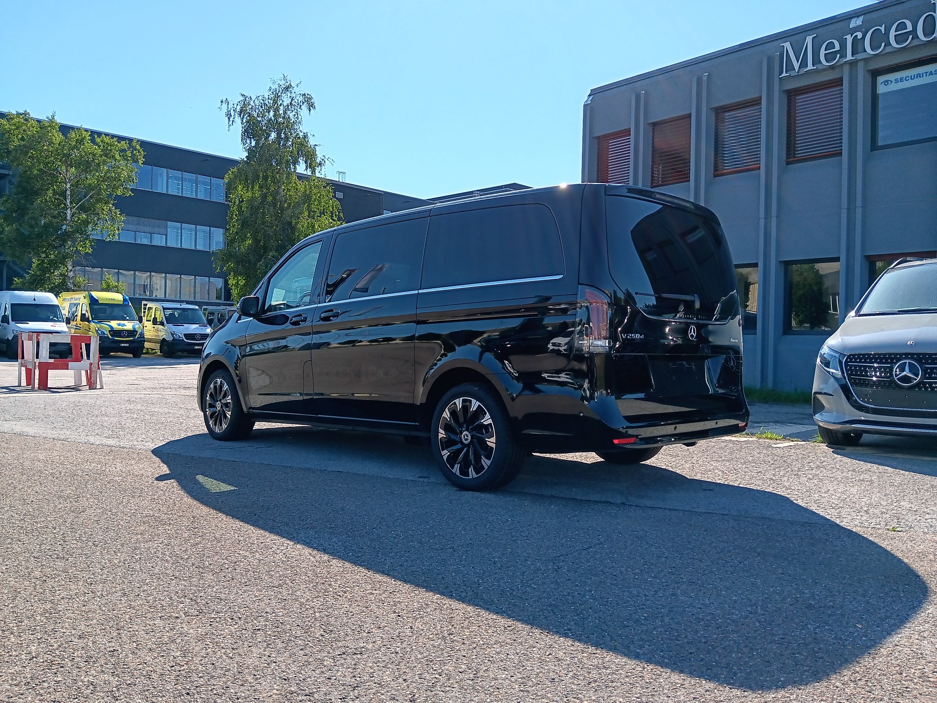 MERCEDES-BENZ V 250 d Avantgarde 3200mm L-image-3
