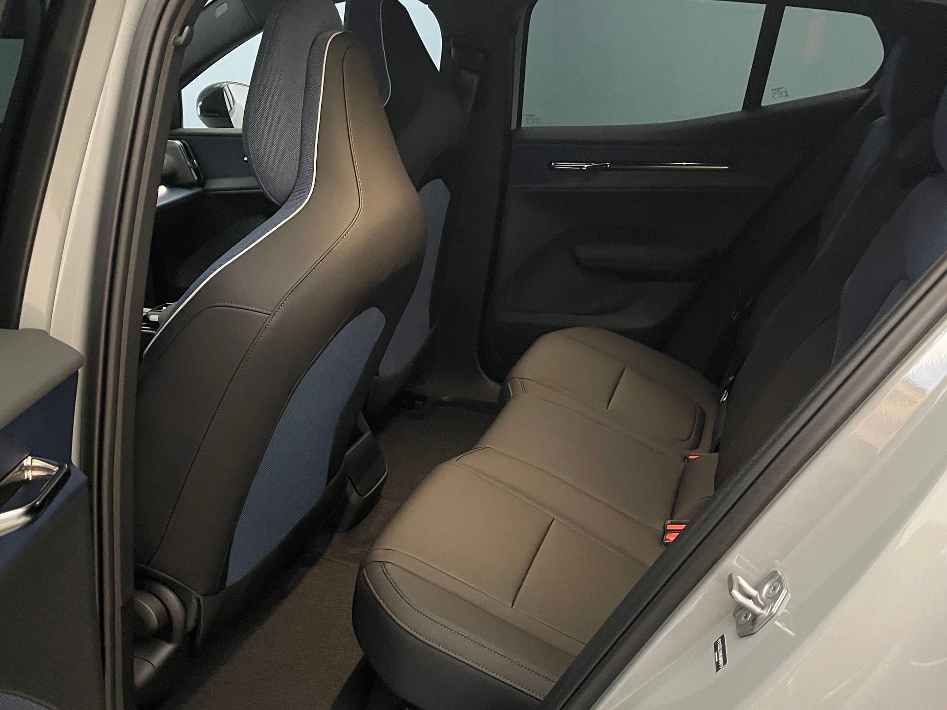 VOLVO EX30 E60 Plus-image-8