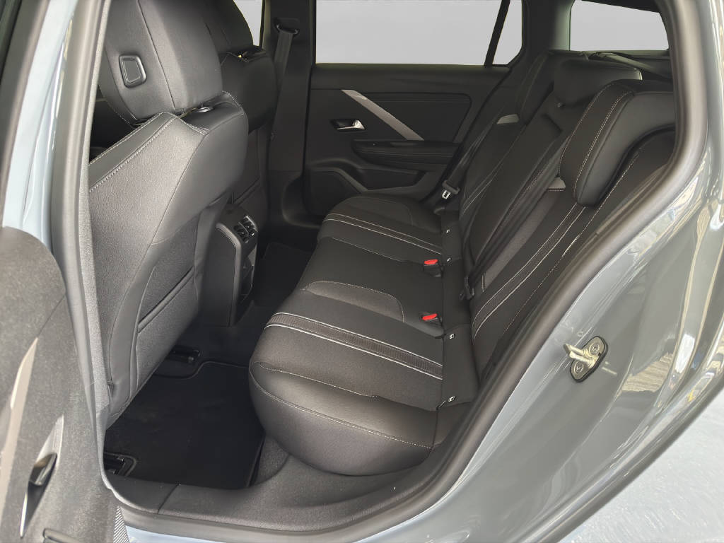 OPEL Astra Sports Tourer 1.2 T Hybrid GS-image-7