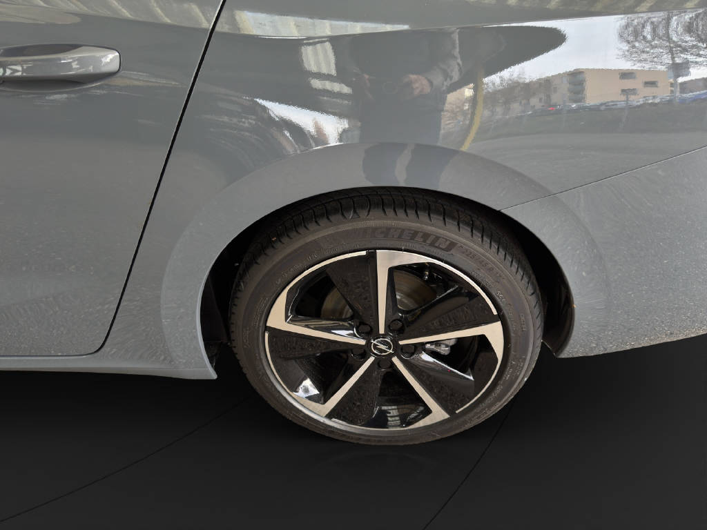 OPEL Astra Sports Tourer 1.2 T Hybrid GS-image-9