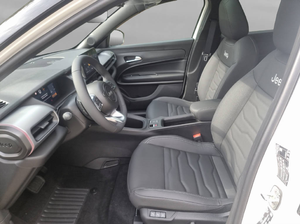 JEEP Avenger 1.2 MHEV Overland 4xe-image-3