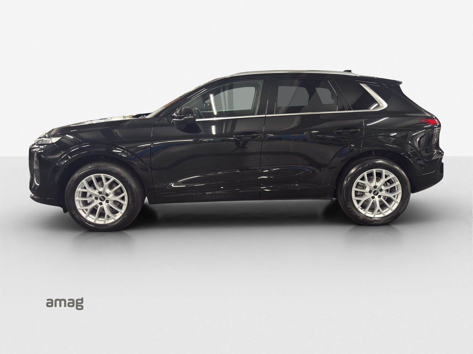 AUDI Q3 SUV 110 kW TFSI S tronic-image-1