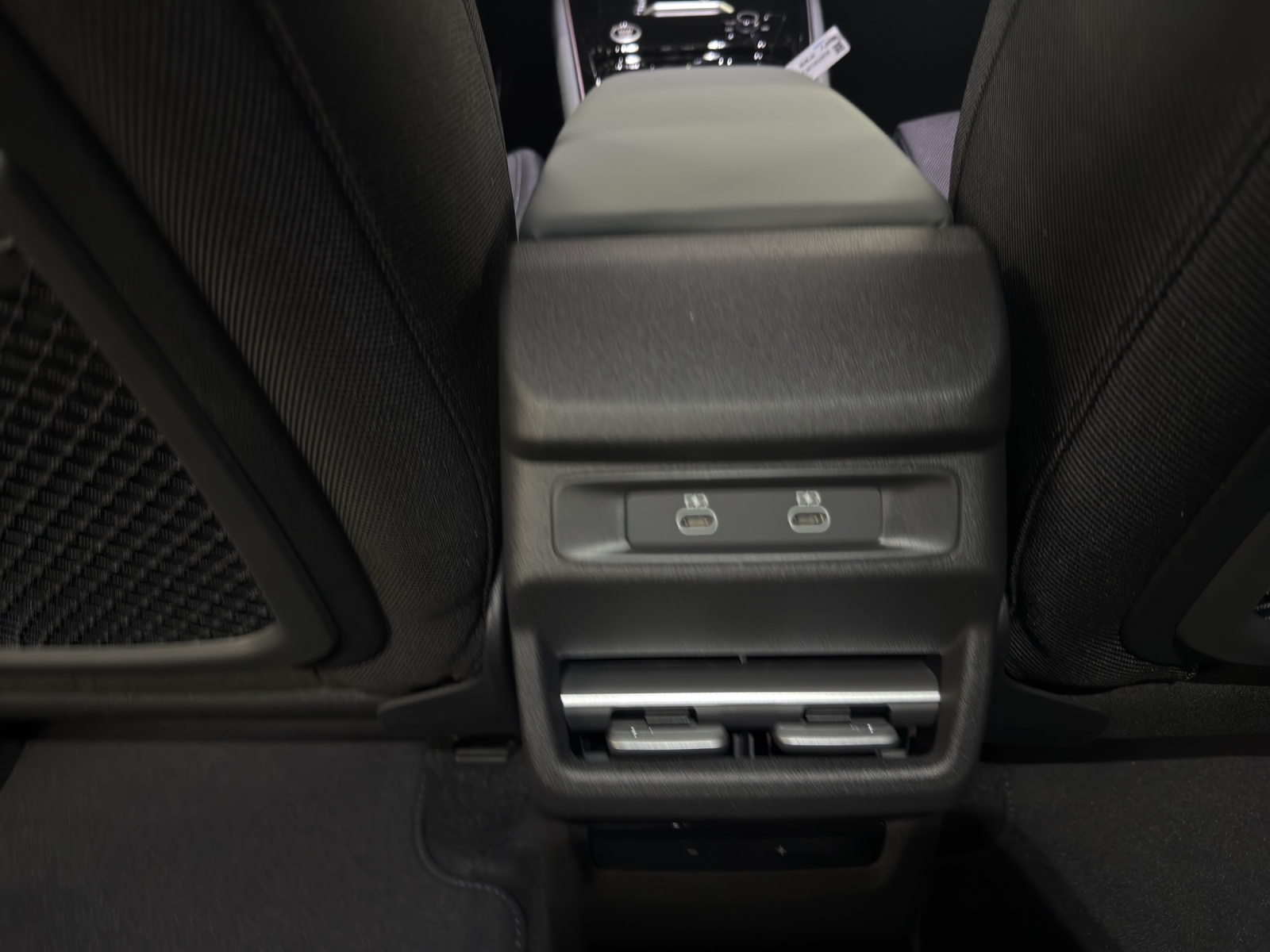 AUDI Q3 SUV 110 kW TFSI S tronic-image-10