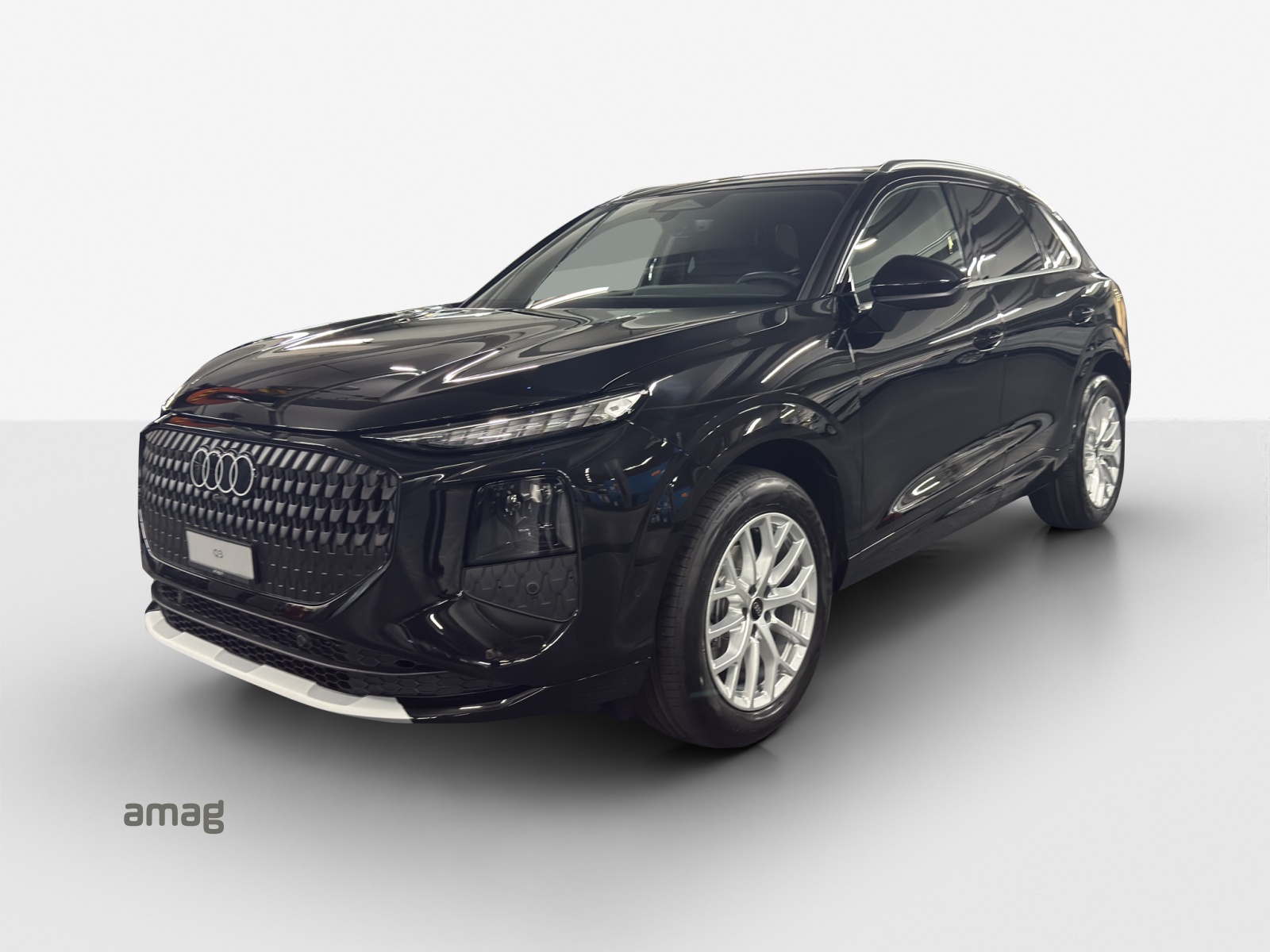 AUDI Q3 SUV 110 kW TFSI S tronic-image-0