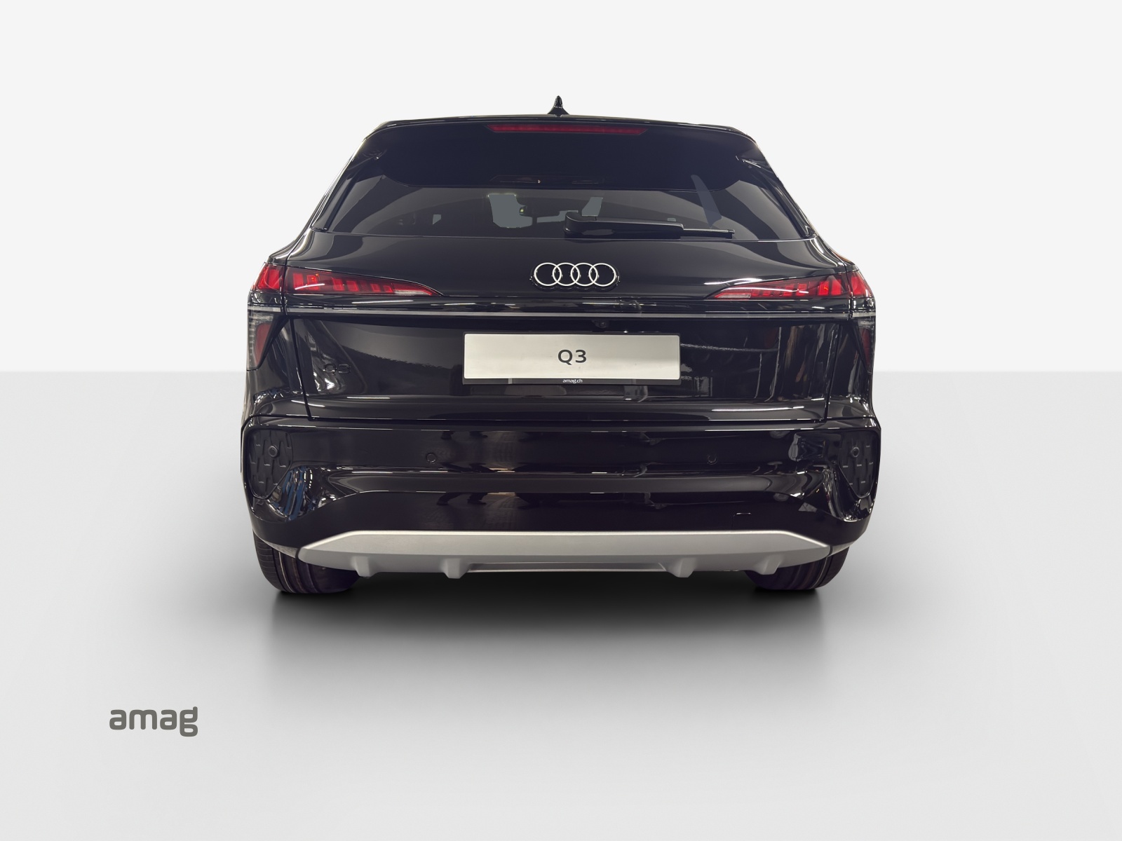 AUDI Q3 SUV 110 kW TFSI S tronic-image-3