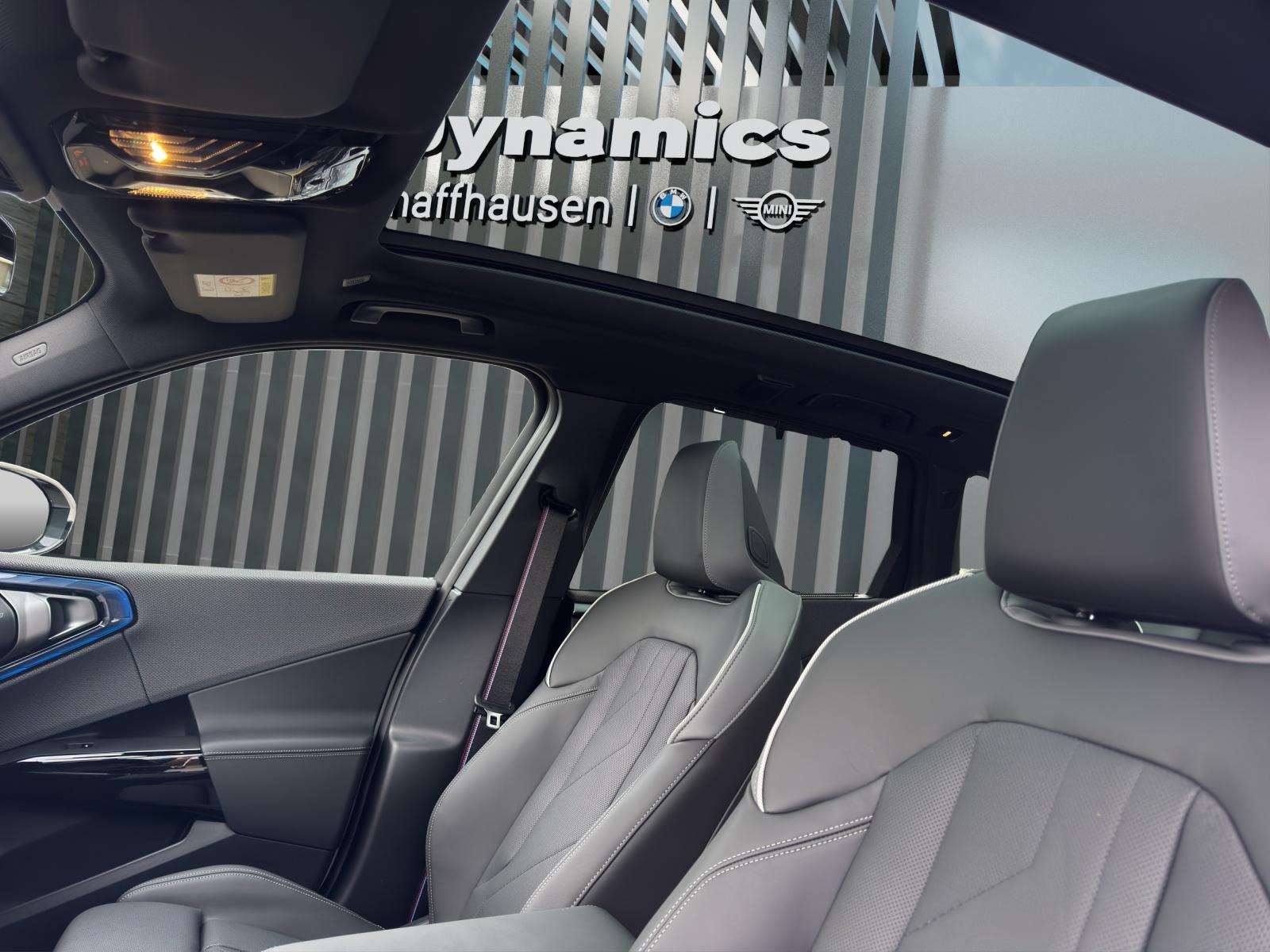 BMW 30e xDrive M Sport Pro-image-13