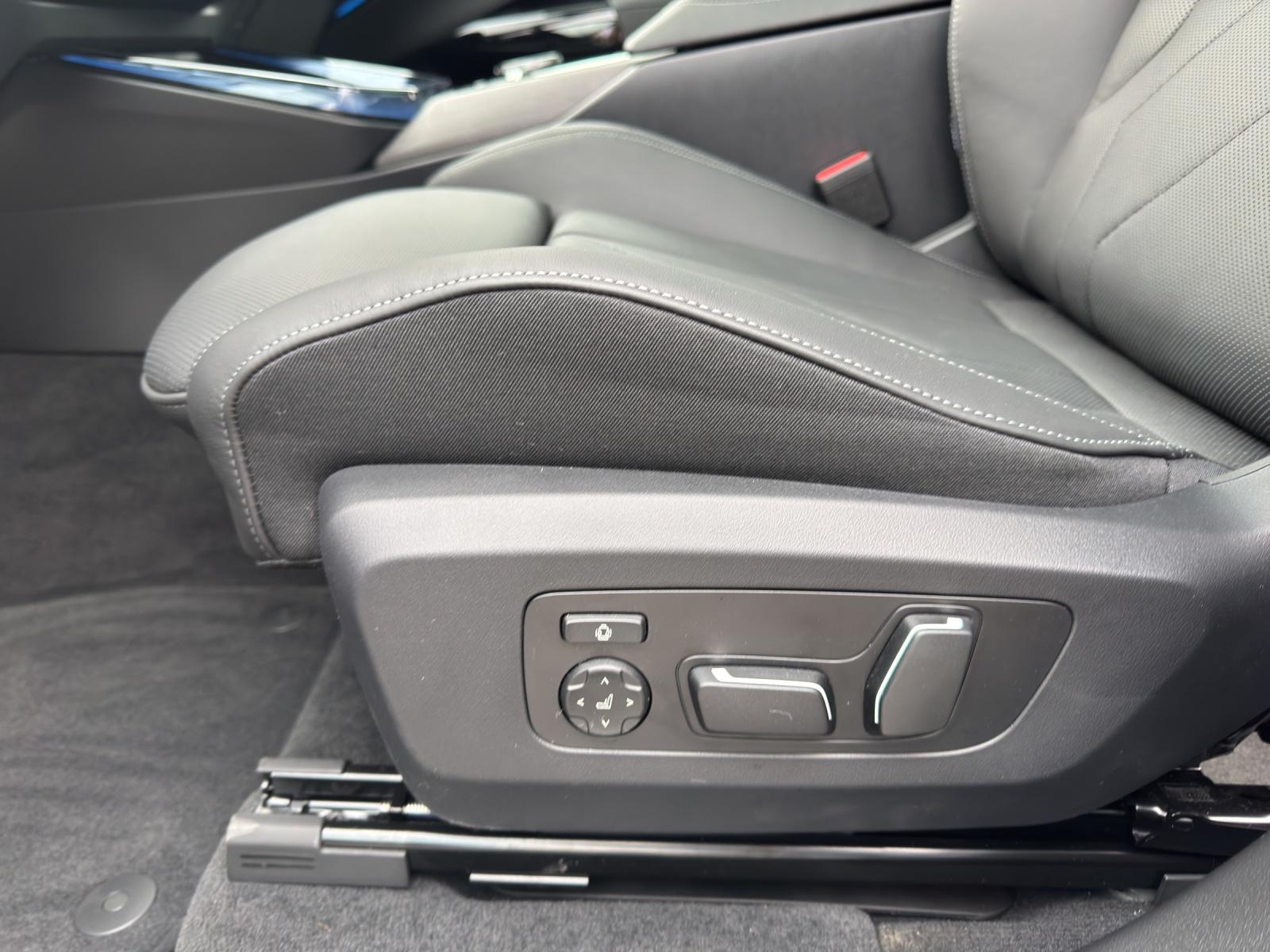 BMW 30e xDrive M Sport Pro-image-19