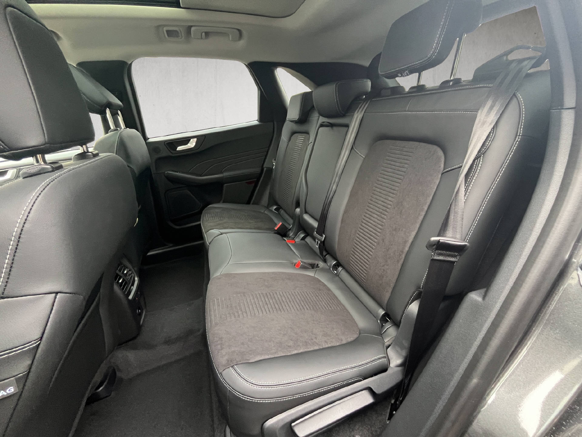 FORD Kuga 2.5 Plug-in Hybrid Active X-image-22