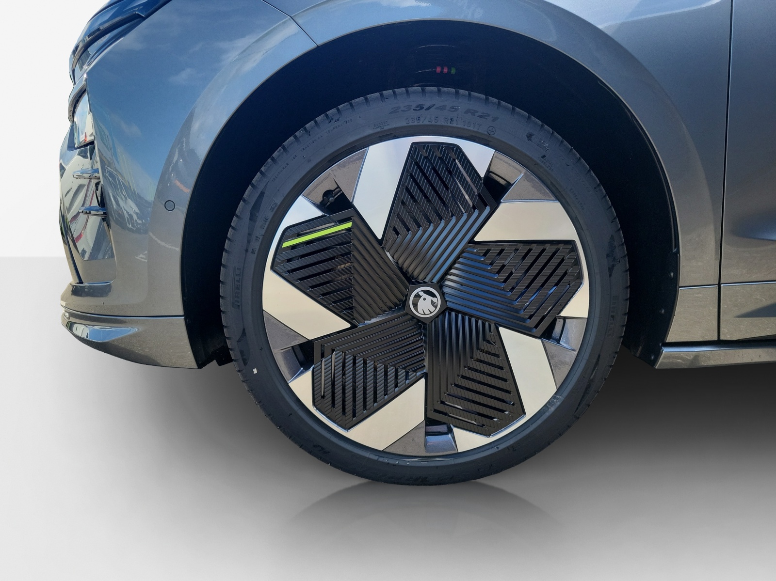 SKODA Enyaq 4x4 RS-image-13