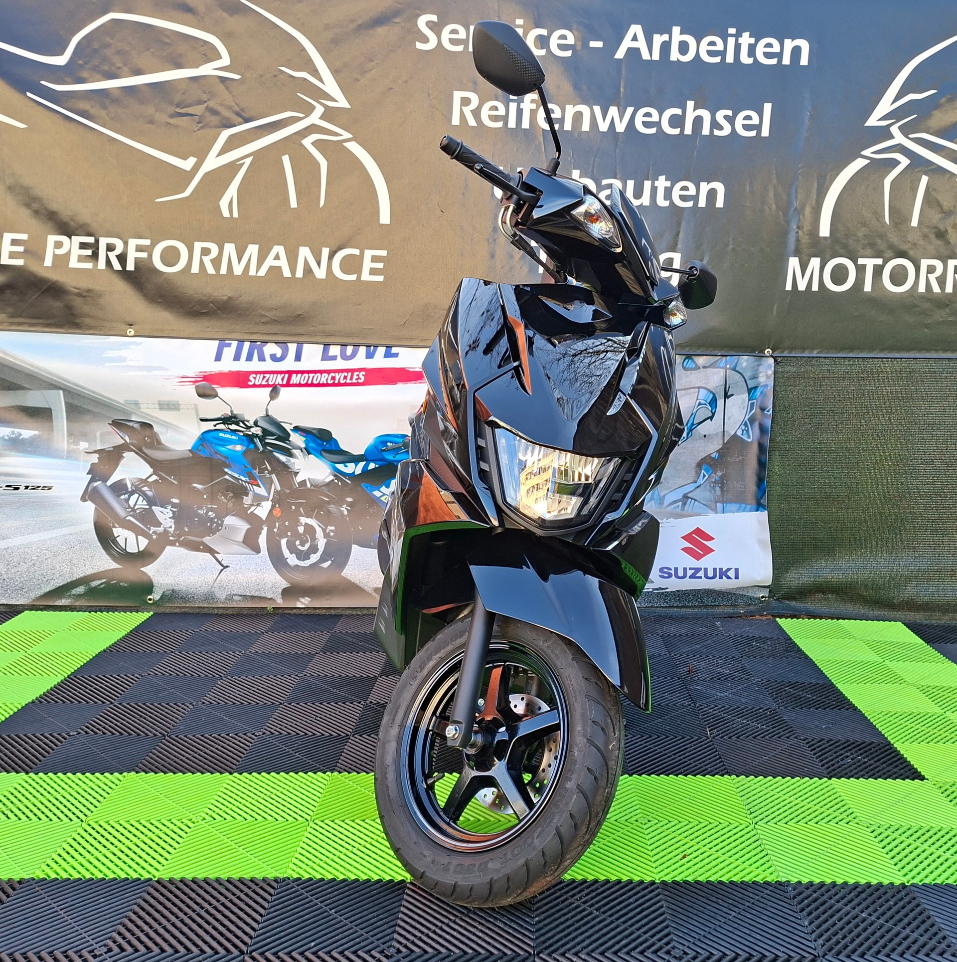 SUZUKI AVENIS 125-showroom-element-3