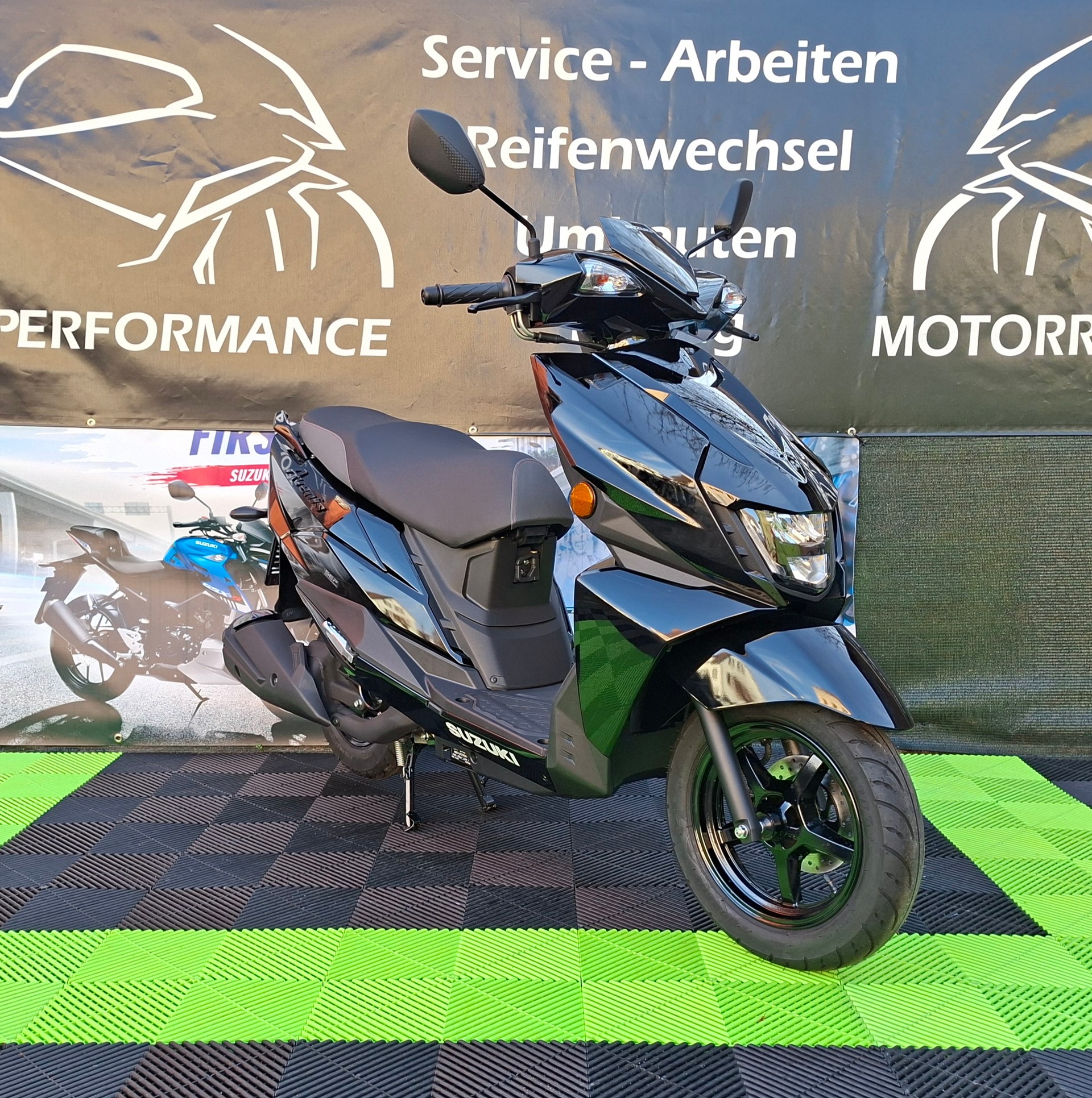 SUZUKI AVENIS 125-showroom-element-2