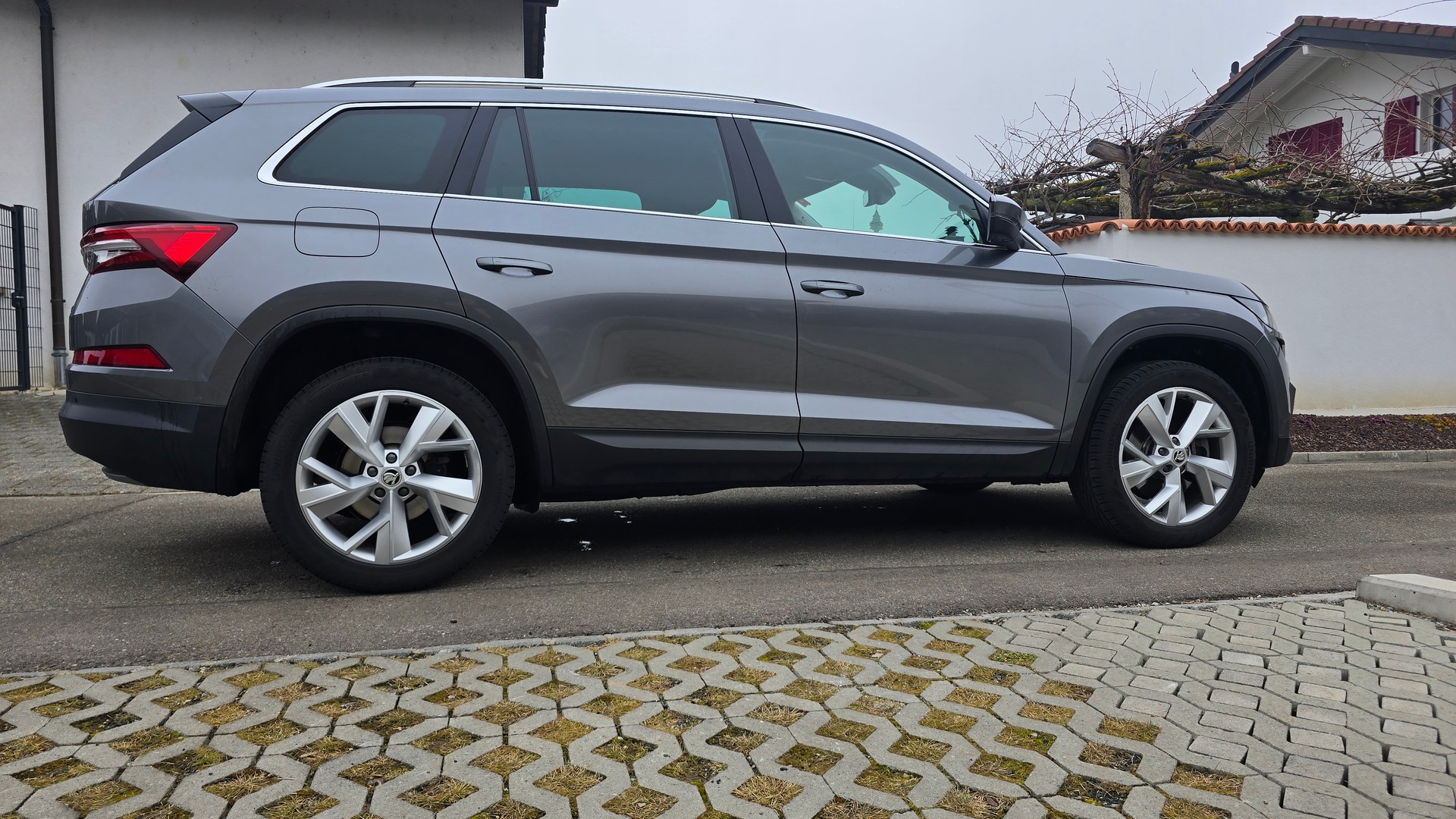 SKODA 2.0 TDI CR Style 4×4 DSG-image-1