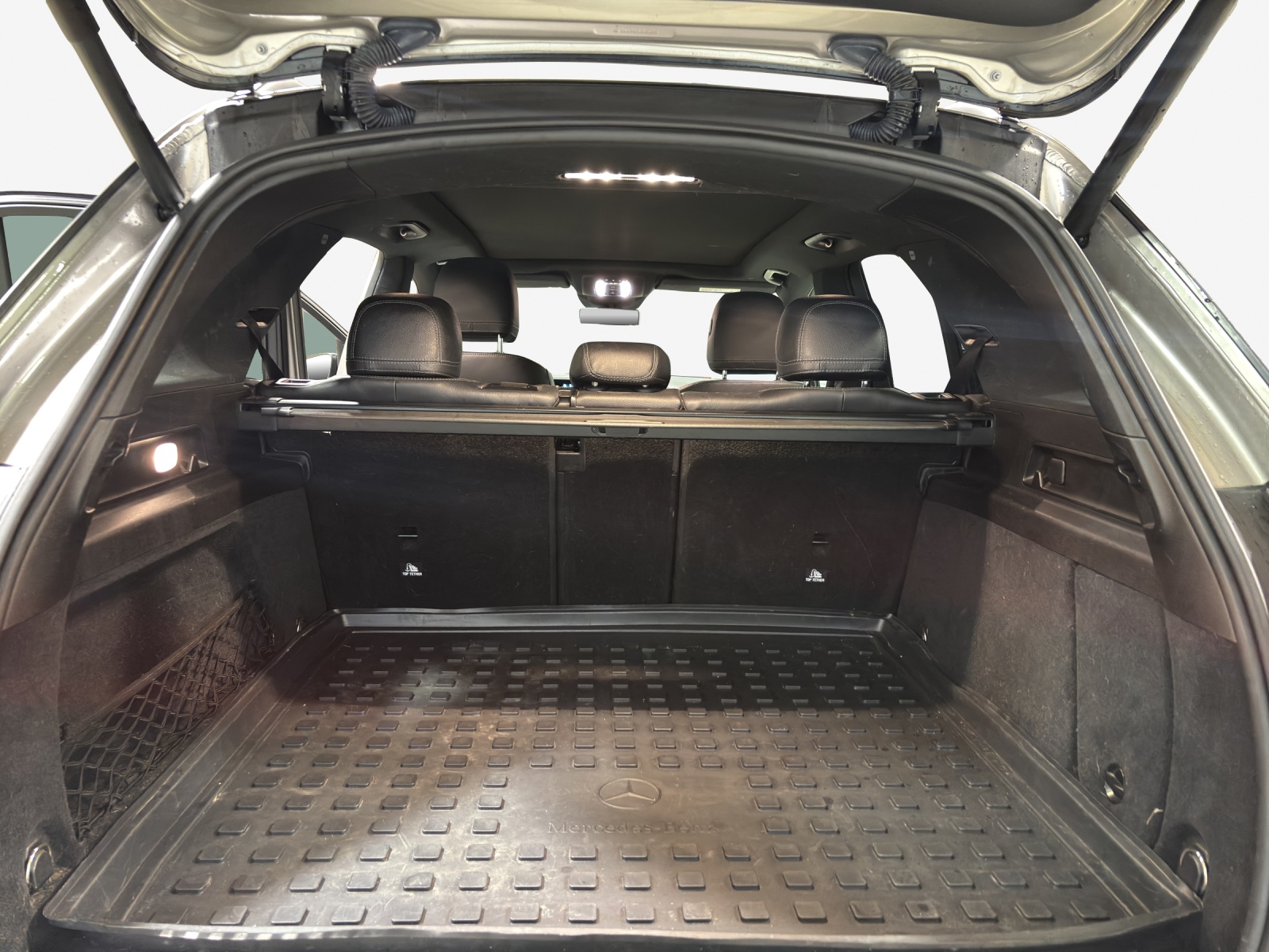 MERCEDES-BENZ GLE 300 d 4Matic AMG Line 9G-Tronic-image-12