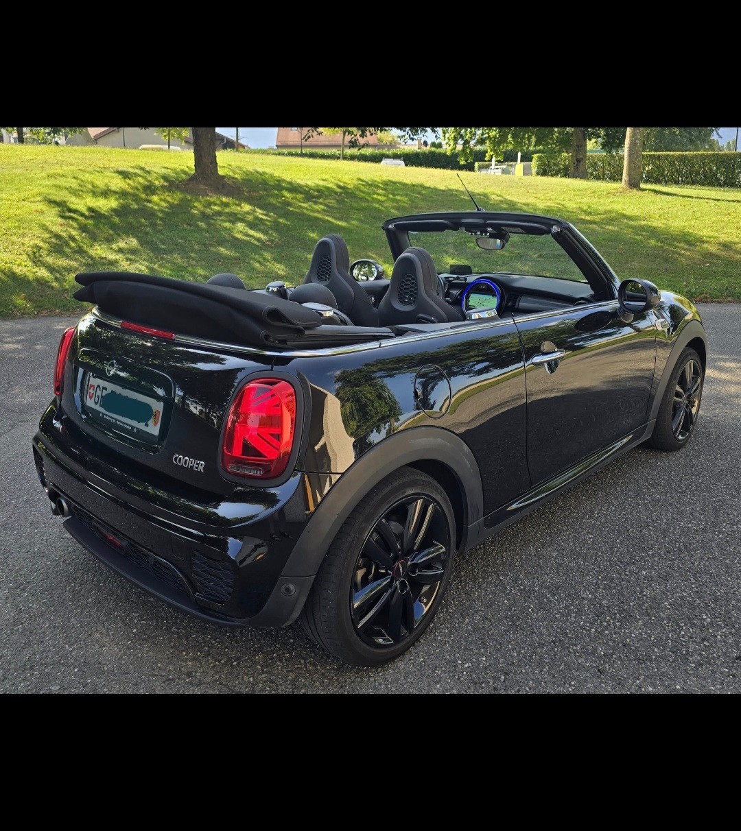 MINI Cooper Cabriolet-image-3
