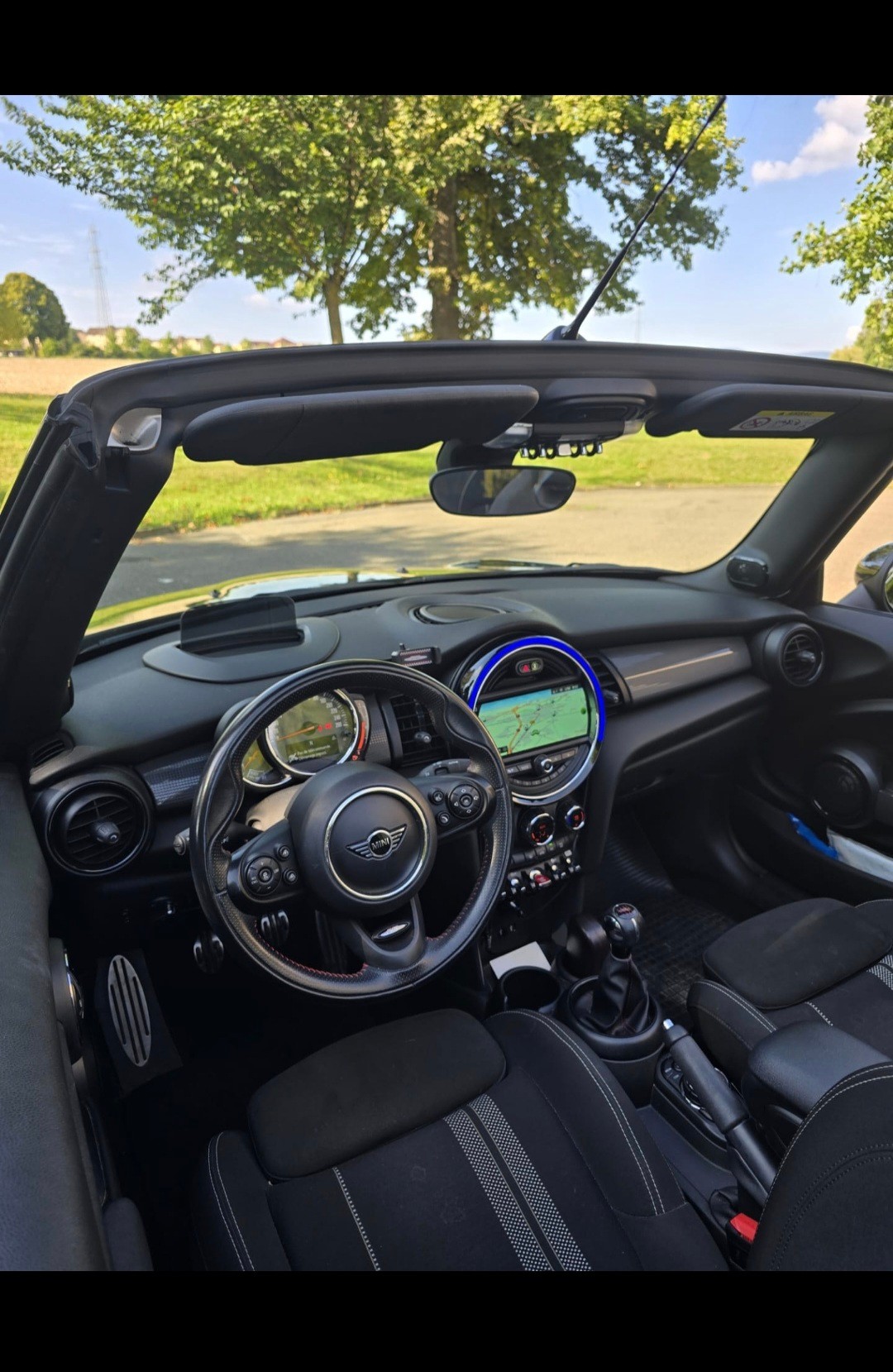 MINI Cooper Cabriolet-image-5