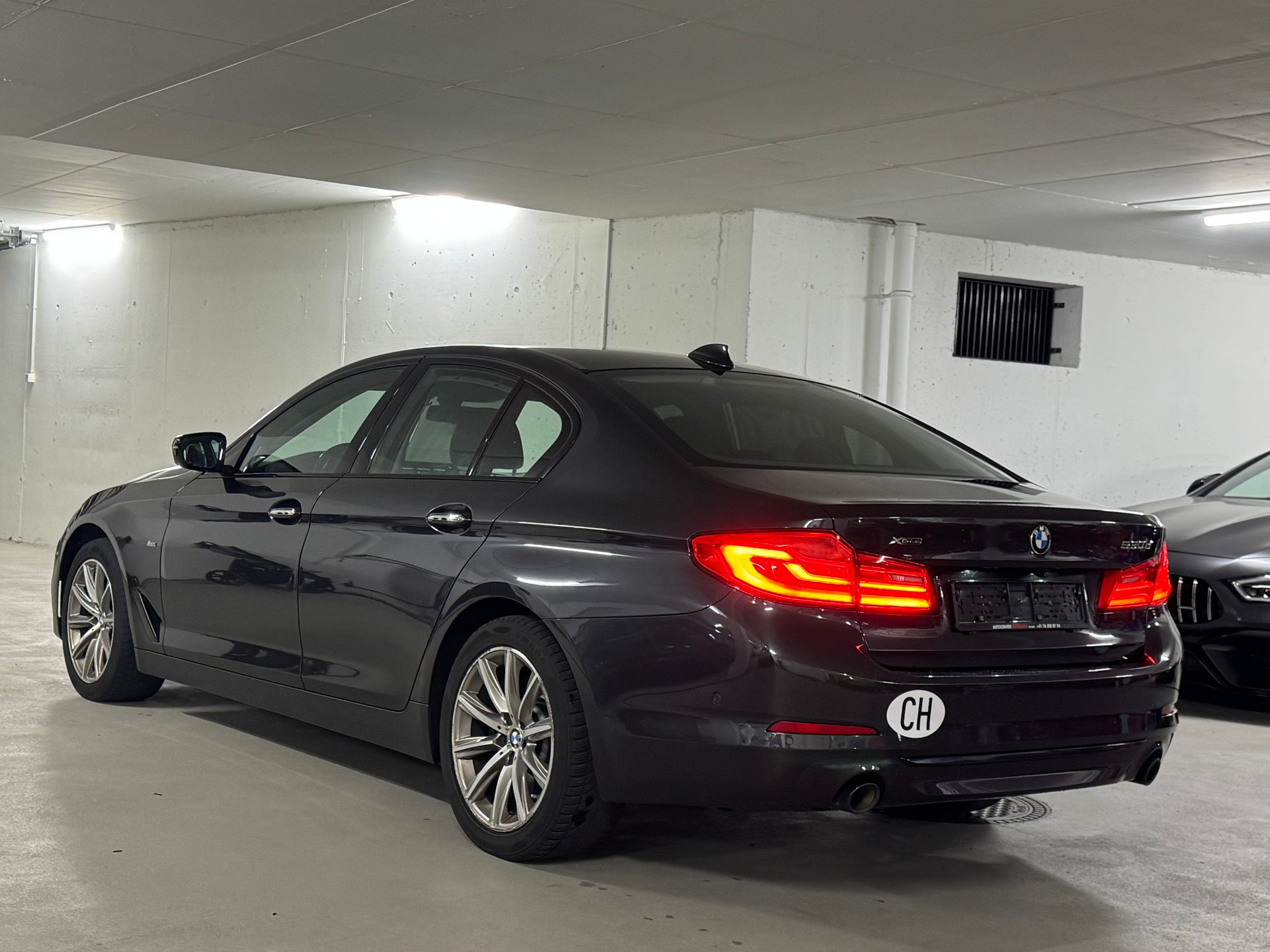 BMW 530d xDrive Sport Line Steptronic CH-Fahrzeug-image-4