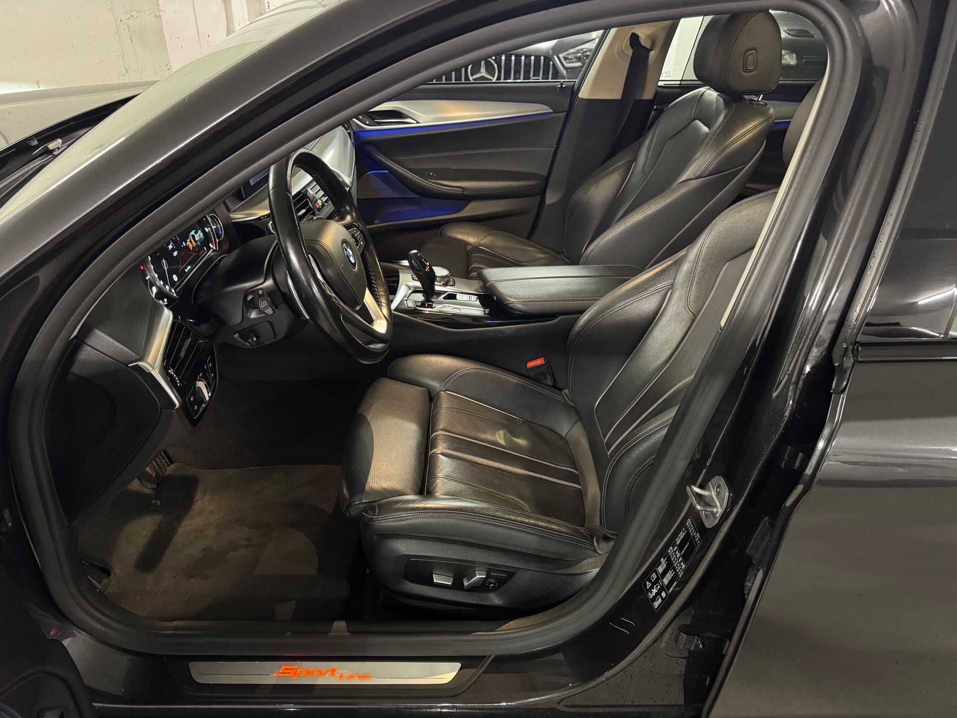 BMW 530d xDrive Sport Line Steptronic CH-Fahrzeug-image-10