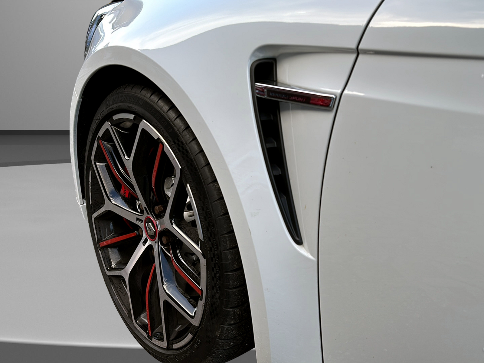 RENAULT Mégane RS Trophy 300-image-19