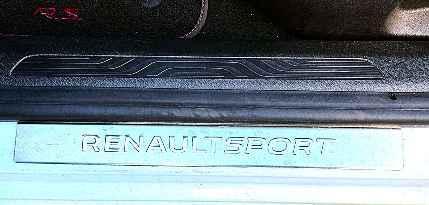 RENAULT Mégane RS Trophy 300-image-16