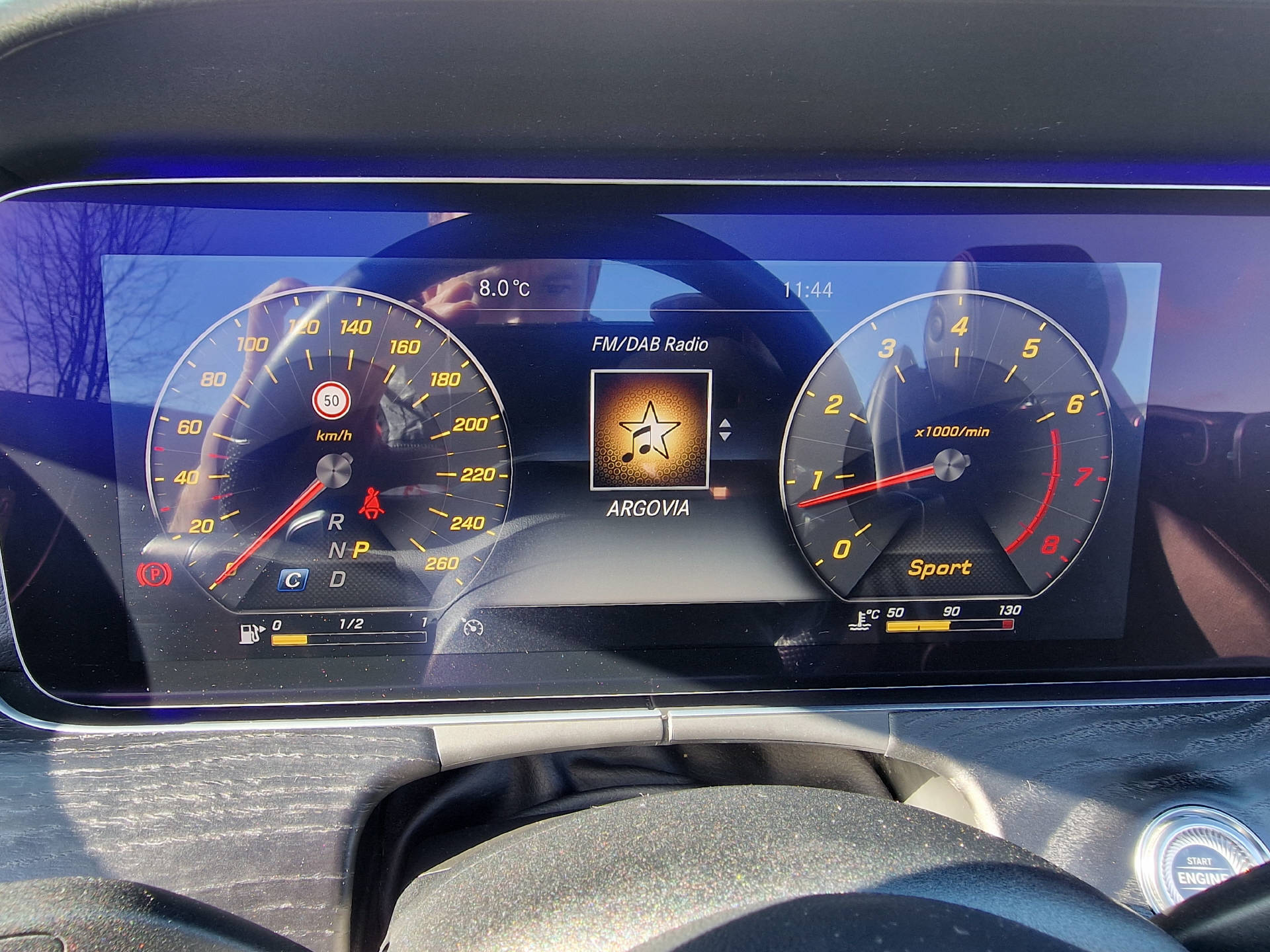 MERCEDES-BENZ E 200 AMG Line 4matic Cabriolet-image-24