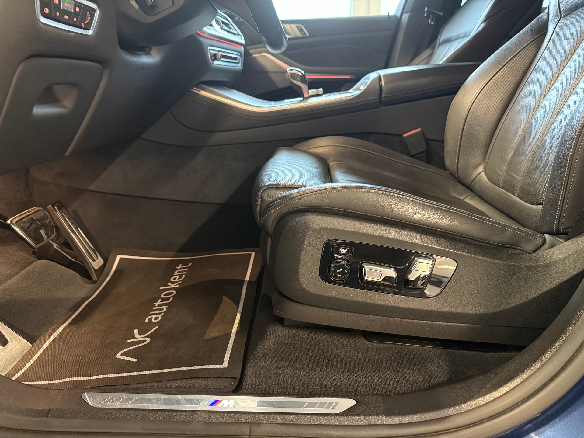 BMW X5 xDrive 40i M Sportpaket Steptronic-image-16