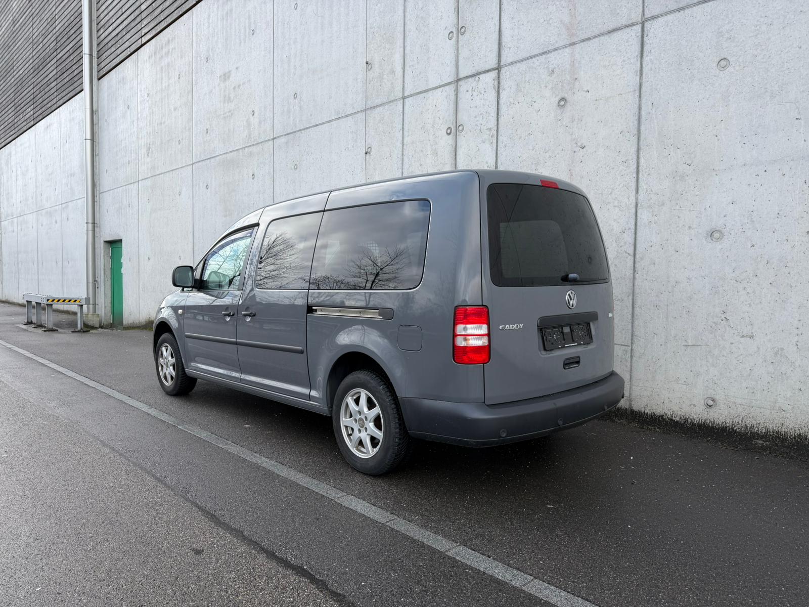 VW Caddy Maxi 1.6 TDI-image-2