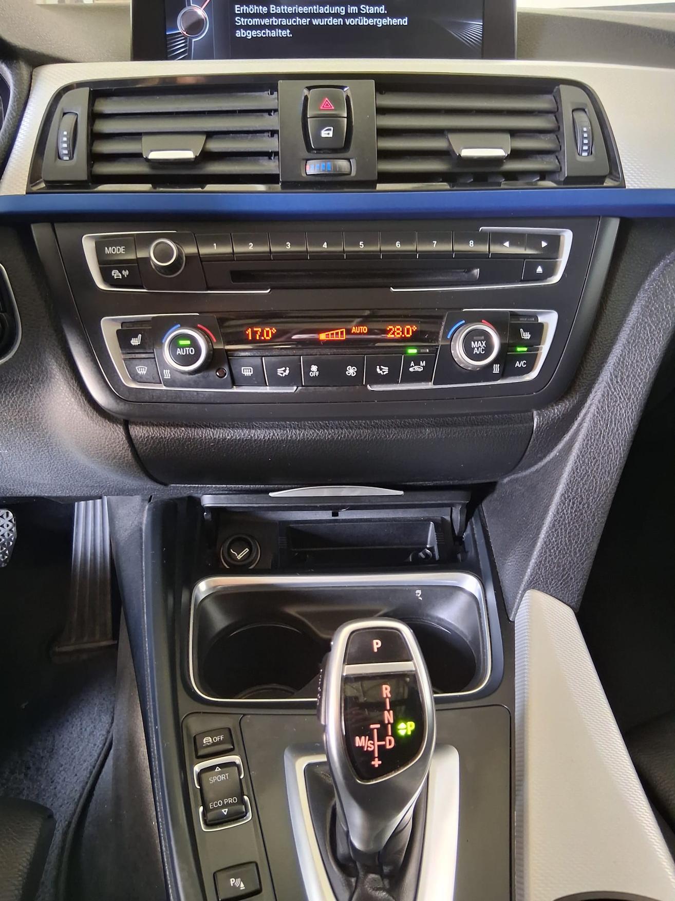 BMW 330d xDrive SAG Touring-image-14