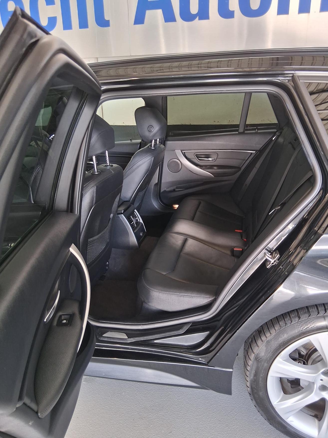 BMW 330d xDrive SAG Touring-image-7