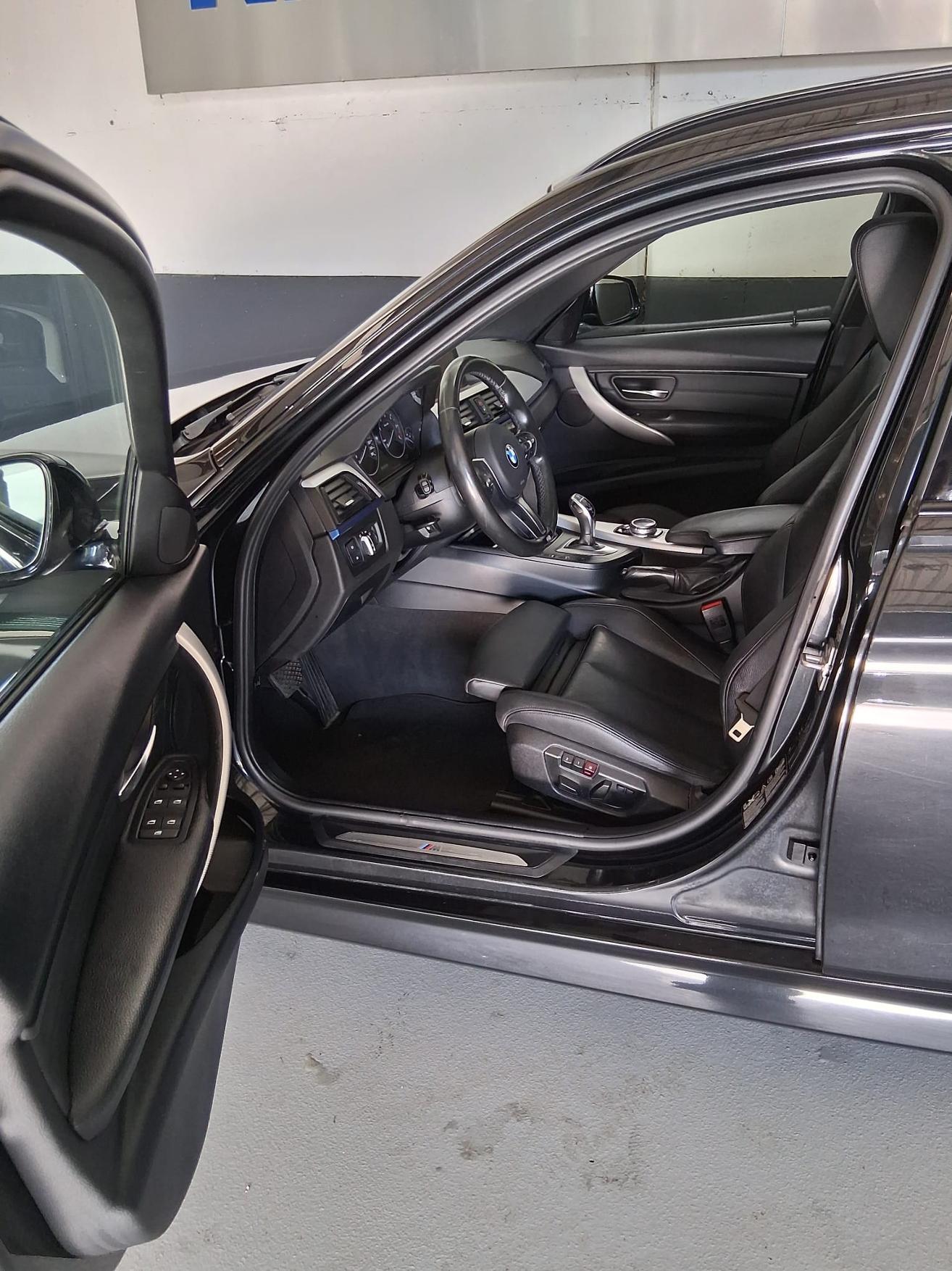 BMW 330d xDrive SAG Touring-image-9