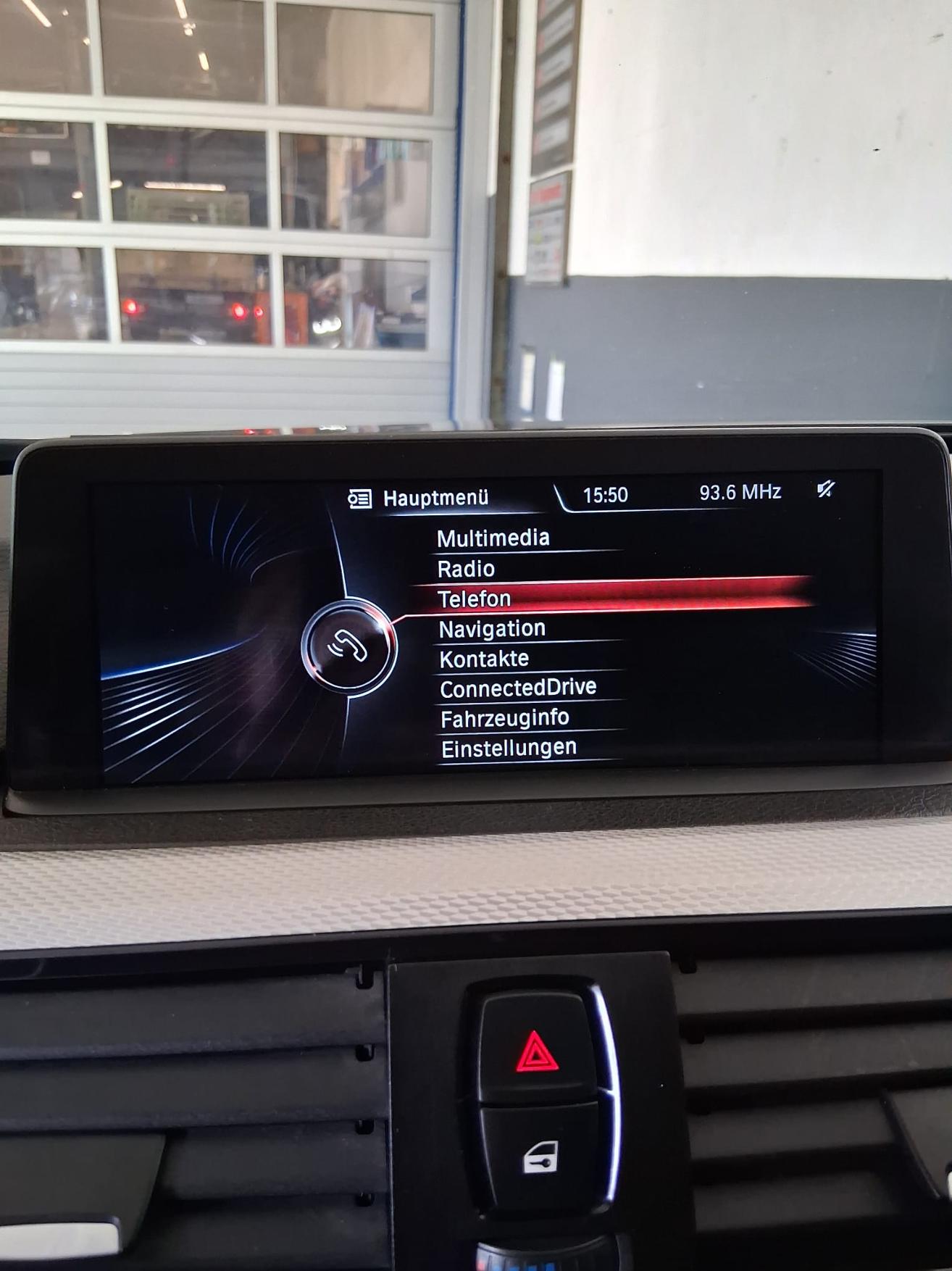 BMW 330d xDrive SAG Touring-image-15